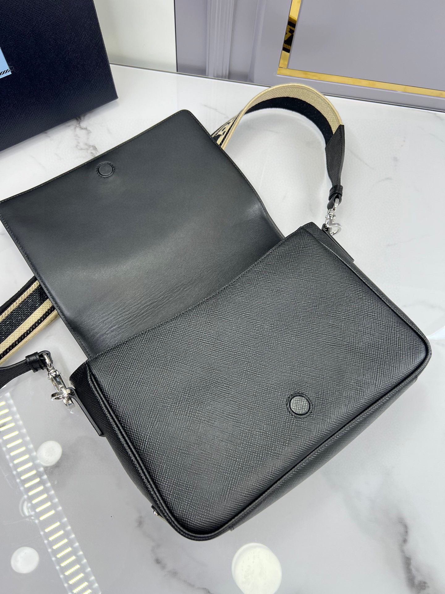 [Top] PRADA Cowhide Messenger Bag 19*16*5.5cm/26*18*6.5cm - 2 Colour