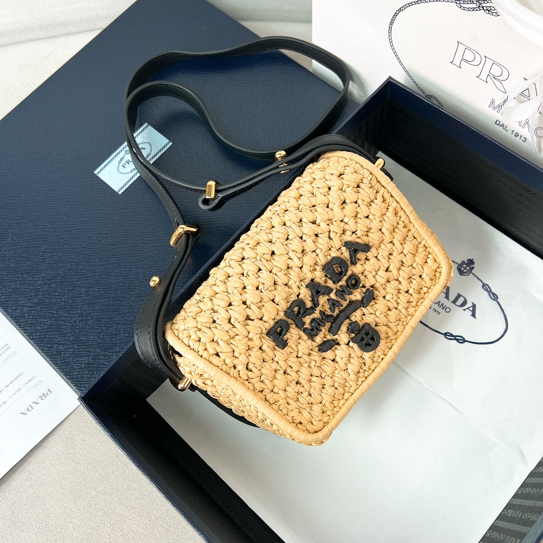 [TOP] PRADA Woven Chain Bag 18*12*6cm - 2 Colour