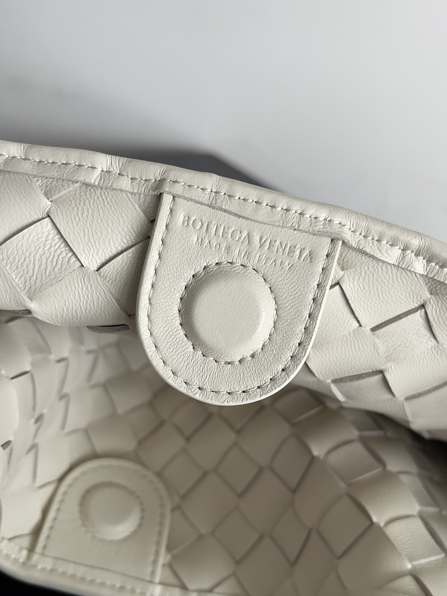 [TOP] Bottega Veneta BV Sardine Bag Intrecciato Weave 33x20x4 cm - Beige