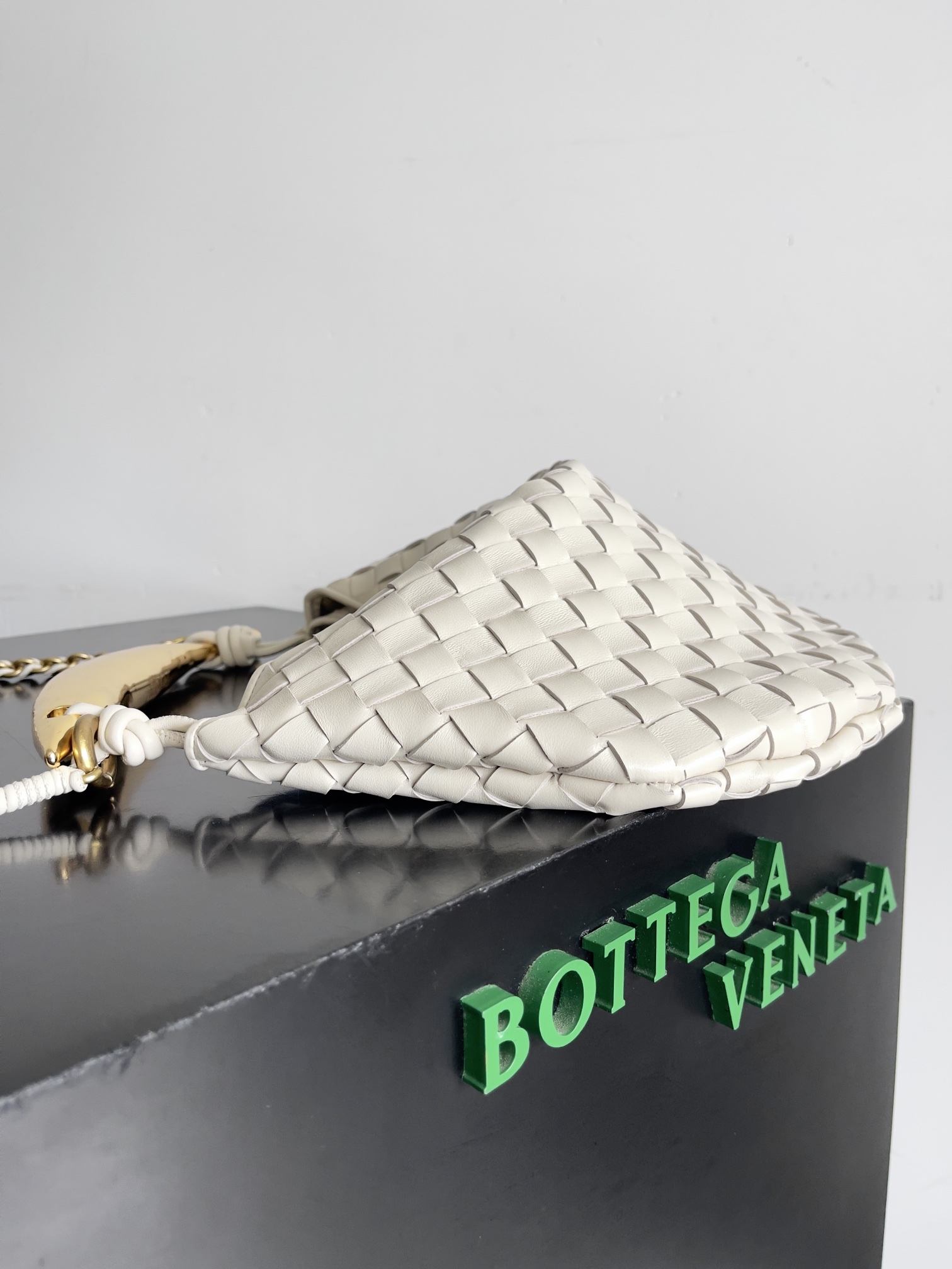 [TOP] Bottega Veneta BV Sardine Bag Intrecciato Weave 33x20x4 cm - Beige