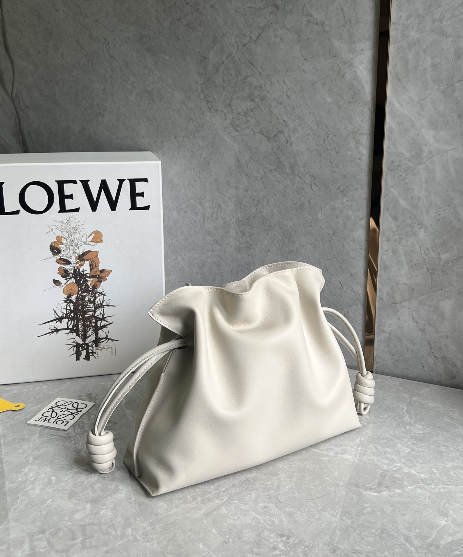 [TOP] LOEWE Flamenco Bag Cowhide Drawstring 30*24.5*10.5cm/23.9*18*9cm - 2 Colour