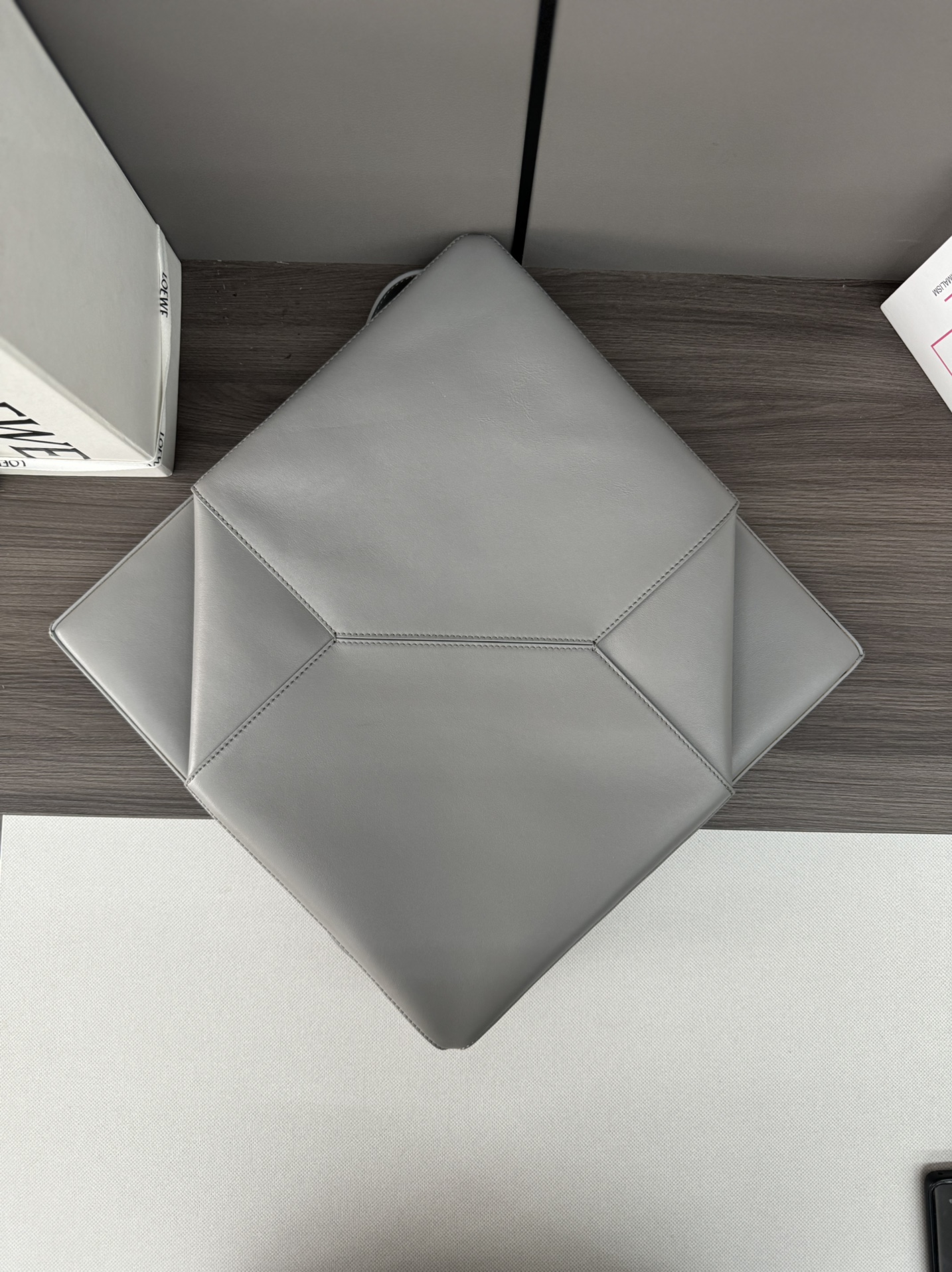 [TOP] LOEWE Puzzle Fold Bag Glossy Cow Leather 42*18*41CＭ - 2 Colour