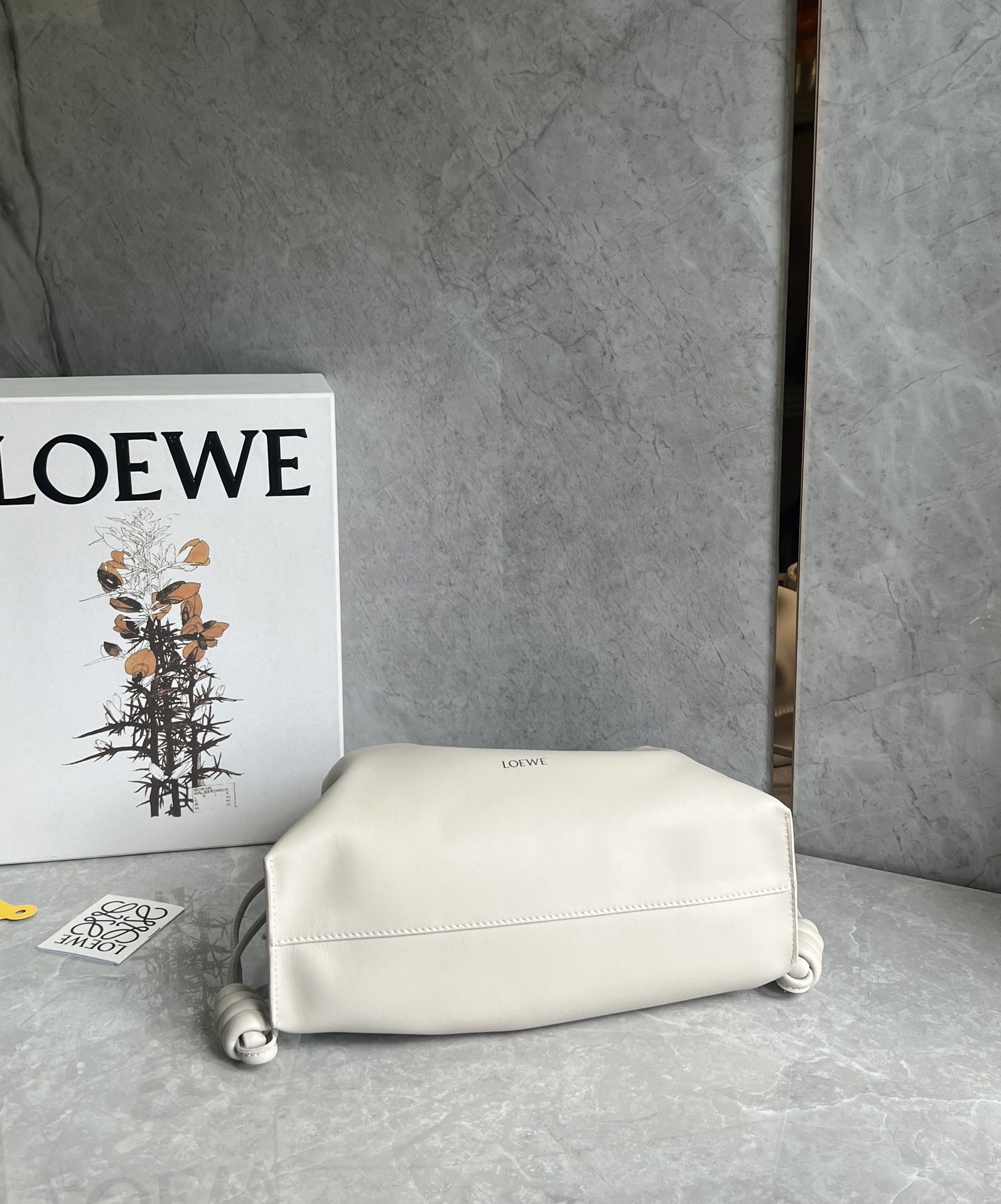 [TOP] LOEWE Flamenco Bag Cowhide Drawstring 30*24.5*10.5cm/23.9*18*9cm - 2 Colour