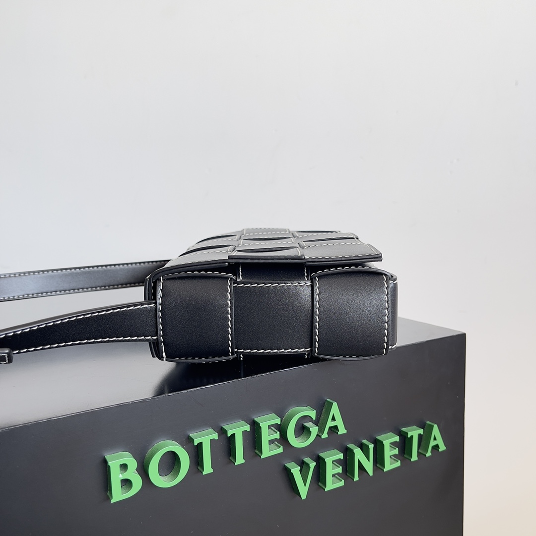 [TOP] Bottega Veneta BV Cassette with External Seam Design Bag 23x15x5cm - Black
