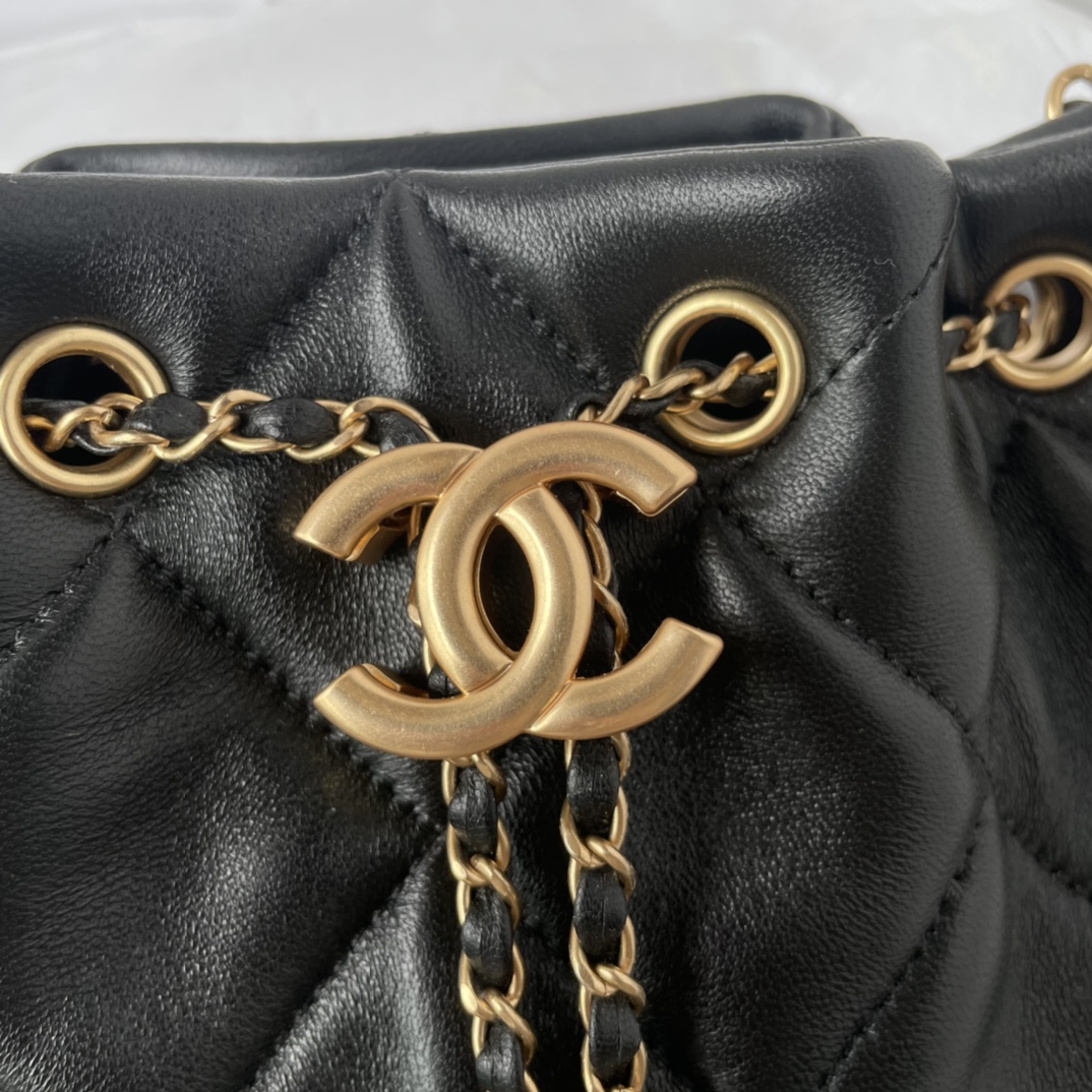 [TOP] CHANEL Lambskin Quilted CC Dweller Drawstring Bucket Bag  17.5×18×12cm - Black