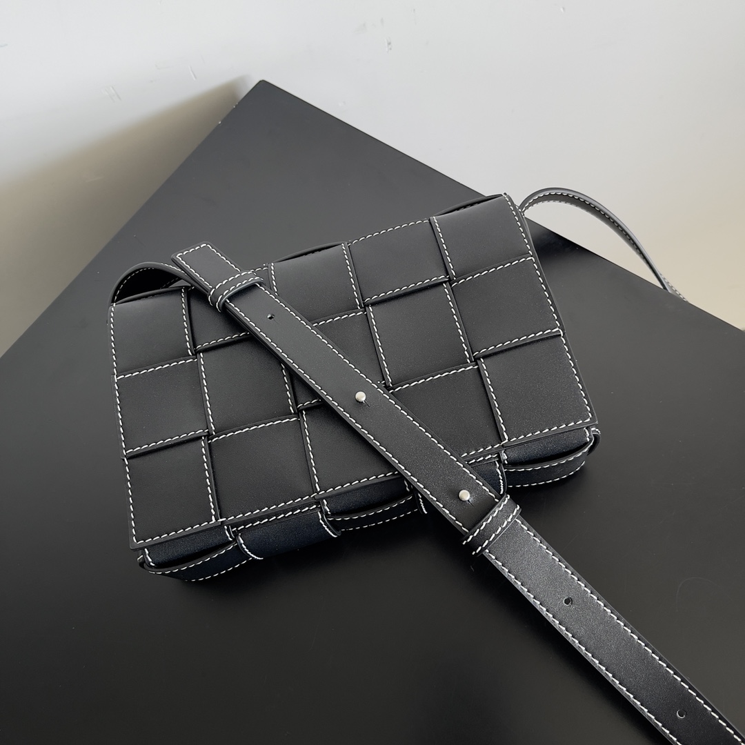 [TOP] Bottega Veneta BV Cassette with External Seam Design Bag 23x15x5cm - Black