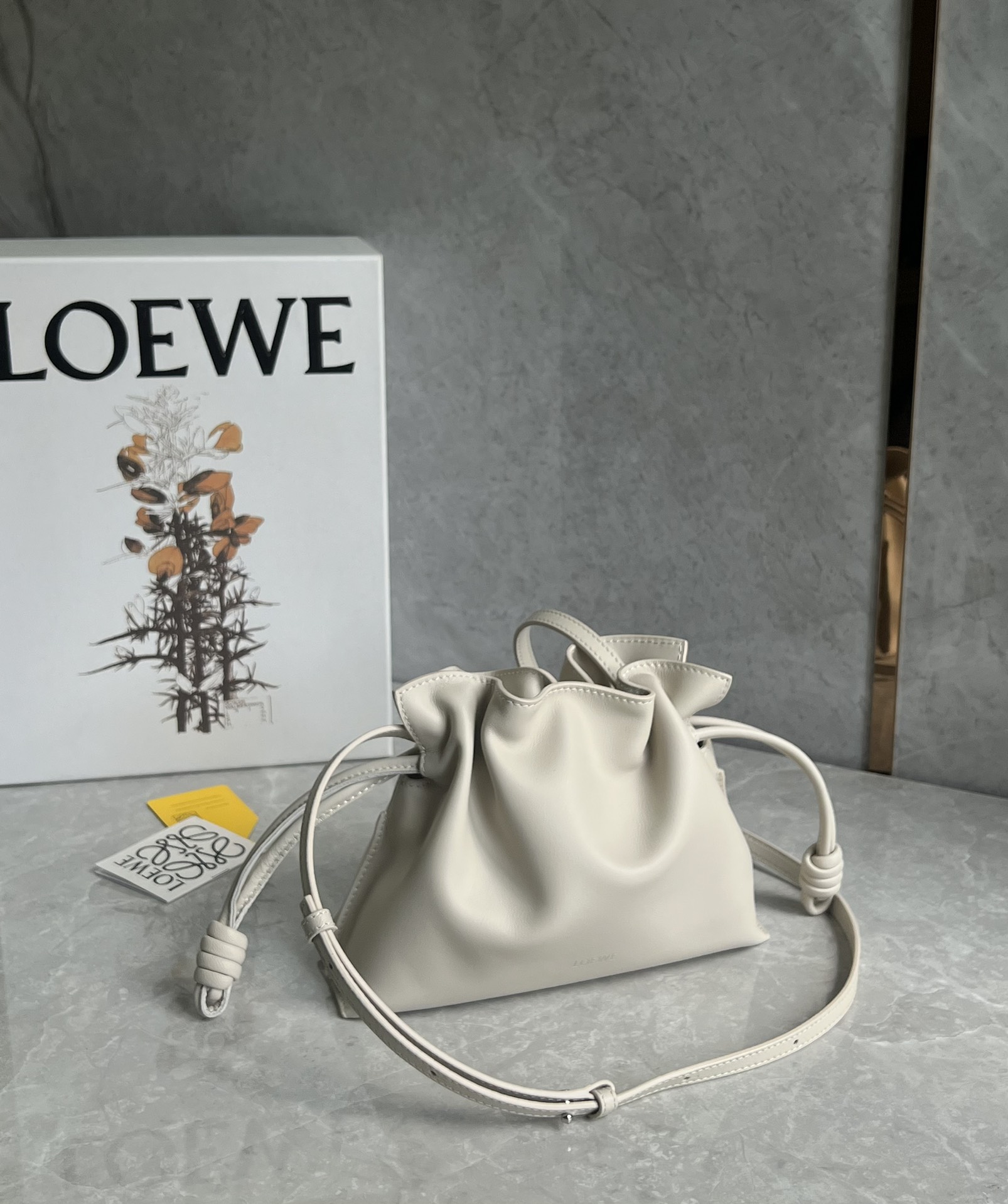 [TOP] LOEWE Flamenco Bag Cowhide Drawstring 30*24.5*10.5cm/23.9*18*9cm - 2 Colour