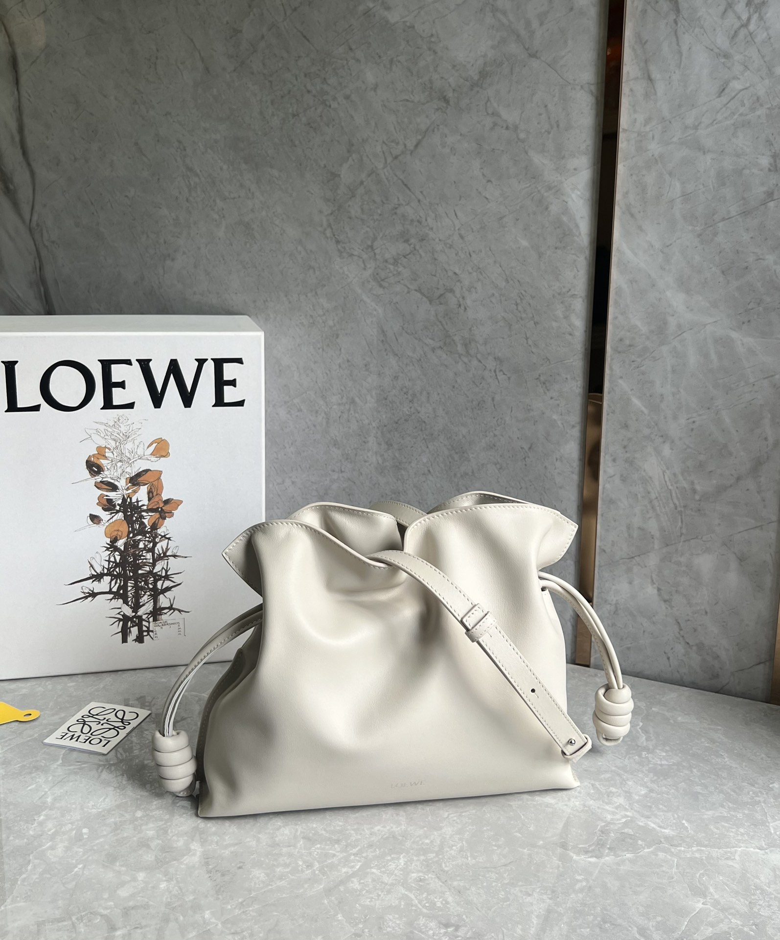 [TOP] LOEWE Flamenco Bag Cowhide Drawstring 30*24.5*10.5cm/23.9*18*9cm - 2 Colour