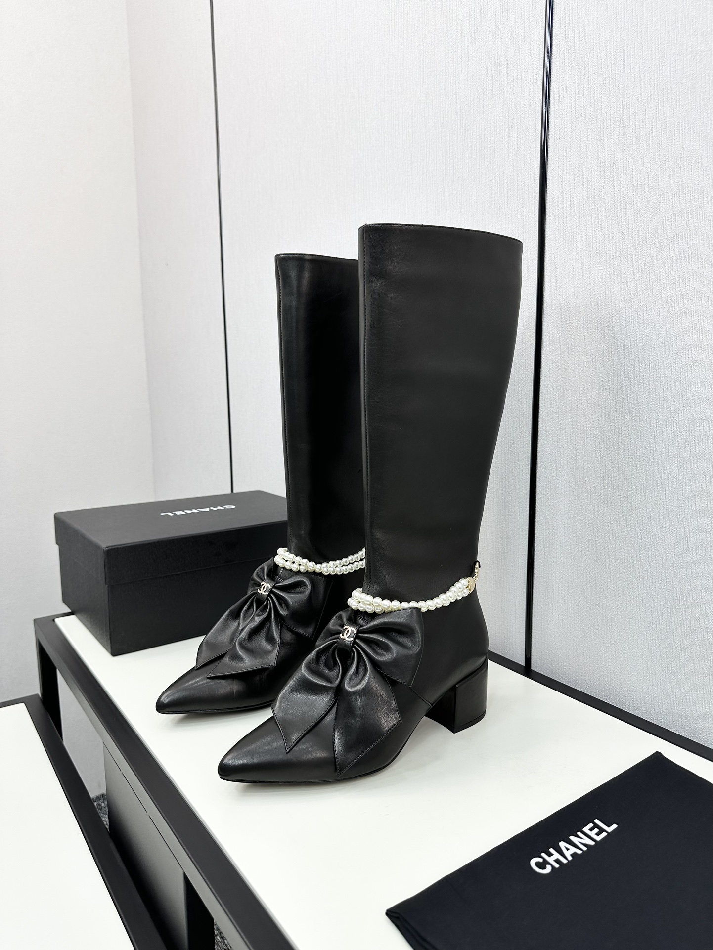 [TOP] CHANEL Long Boots with Big Bow & Pearl - 3 Color