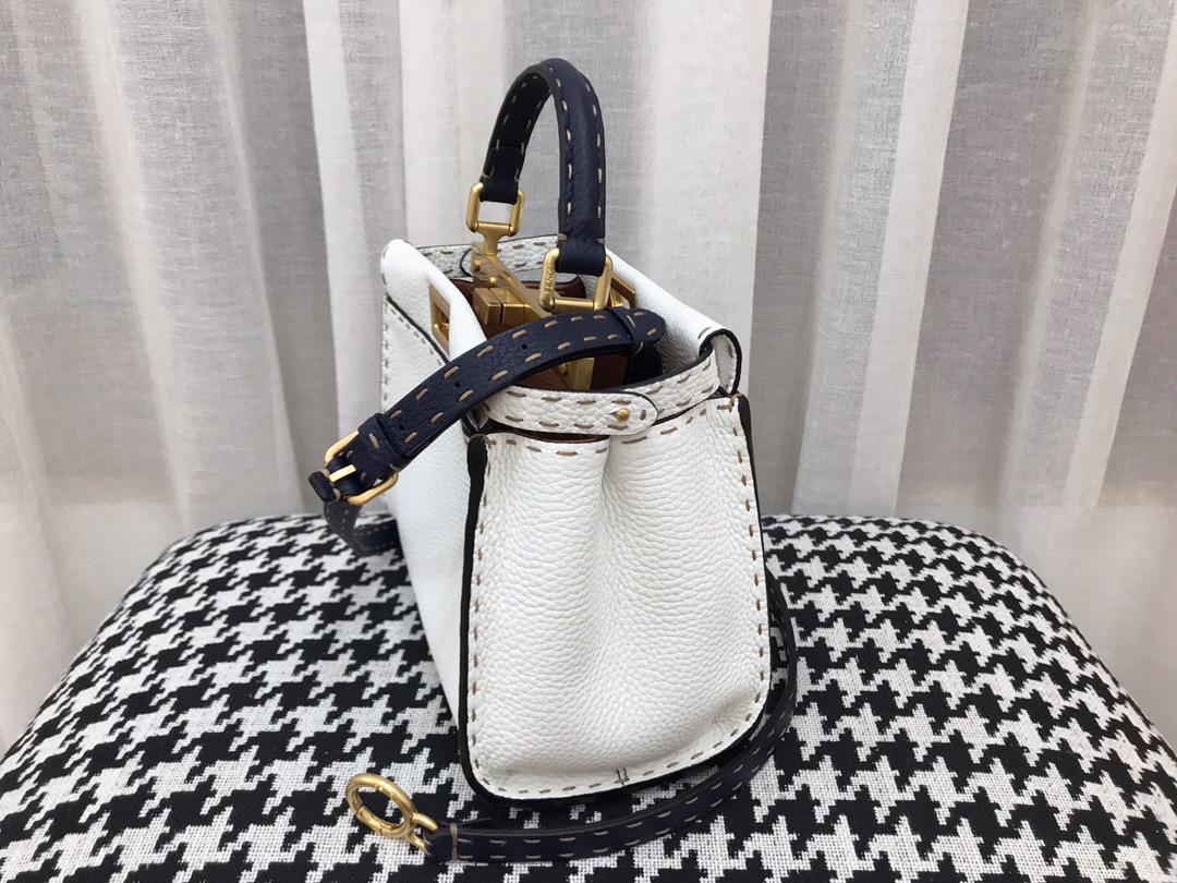 [TOP] FENDI Peekaboo Bag 23×12×18cm - White