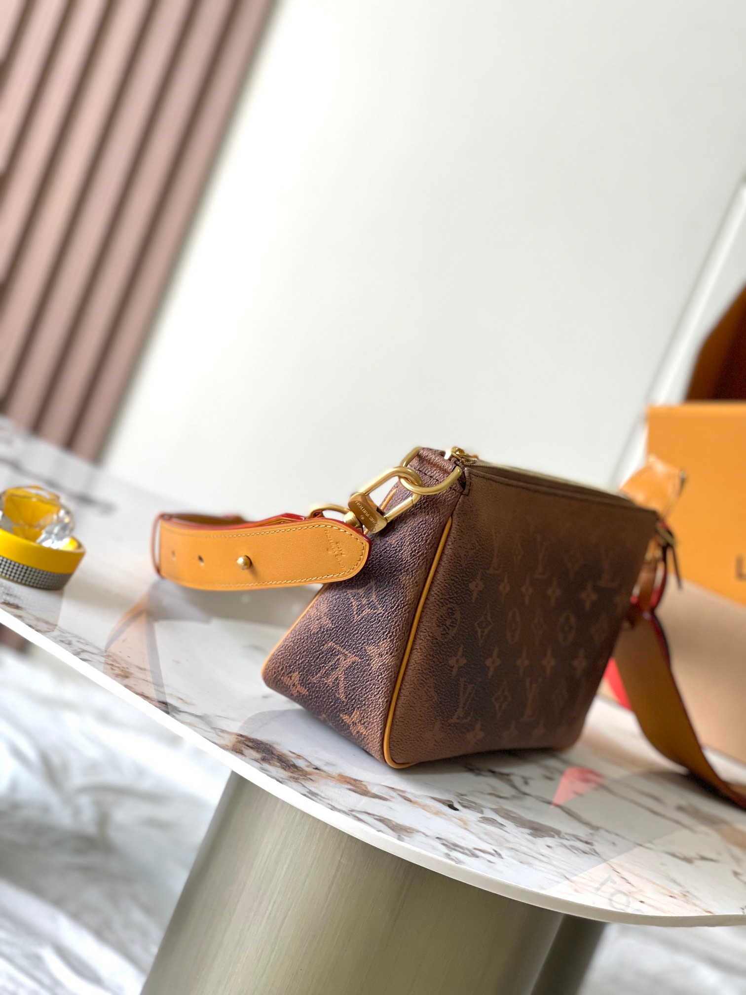 [TOP] Louis Vuitton LV Pochette Accessoire XL Bag 28*16.5*9CM - Brown