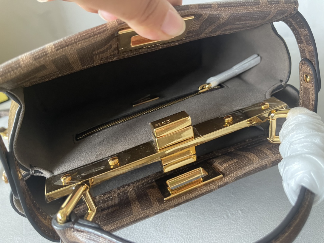 [TOP] FENDI FF Peekaboo Bag 23*11*18cm - Brown