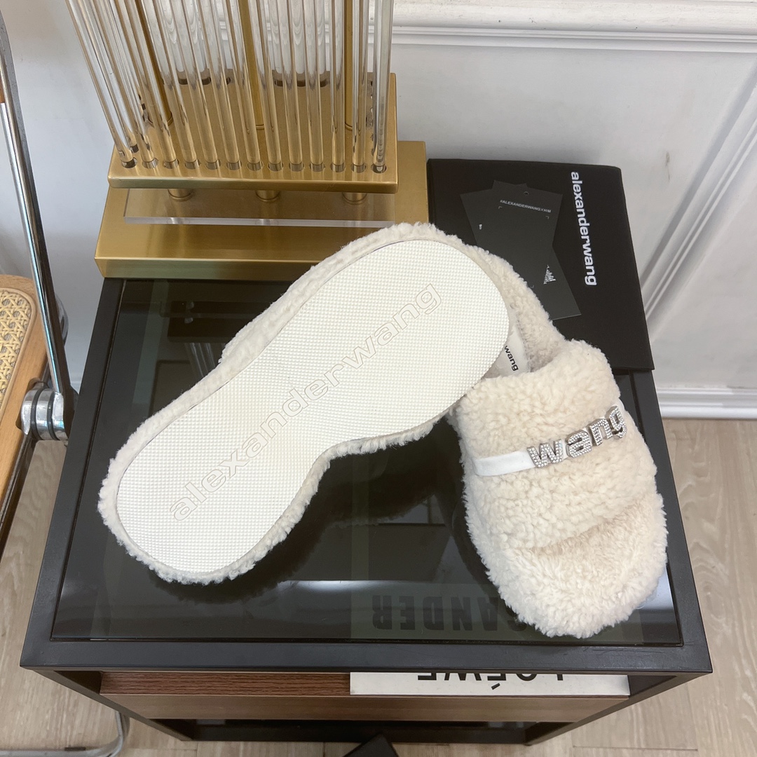 [TOP] Alexander McQueen Rhinestone Platform Thick-soled Furry Slippers - Black/White