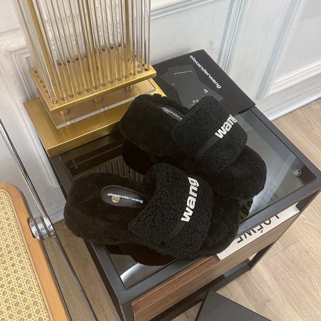 [TOP] Alexander McQueen Rhinestone Platform Thick-soled Furry Slippers - Black/White