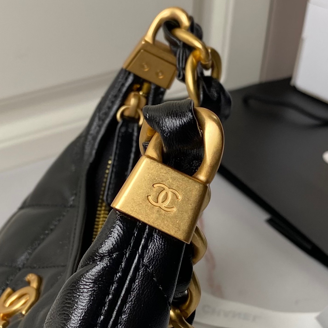 [TOP] CHANEL Waxed Lambskin Hobo Bag 22.5×19.5×8.5cm/38×20×10.5cm - Black