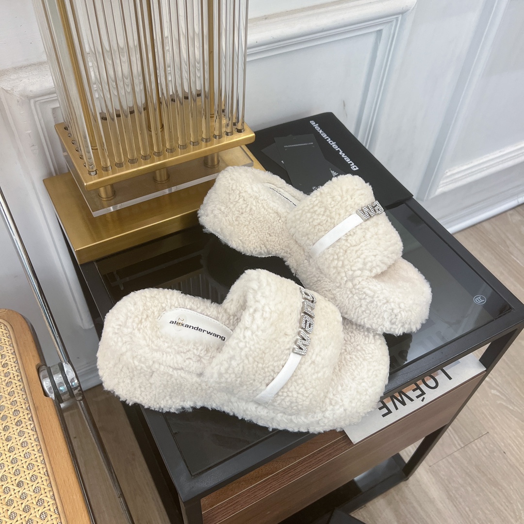 [TOP] Alexander McQueen Rhinestone Platform Thick-soled Furry Slippers - Black/White