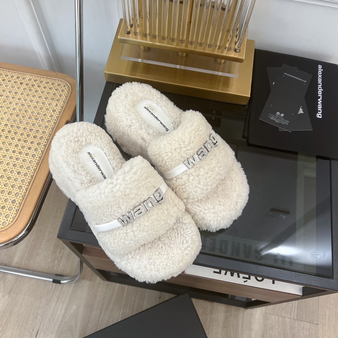 [TOP] Alexander McQueen Rhinestone Platform Thick-soled Furry Slippers - Black/White