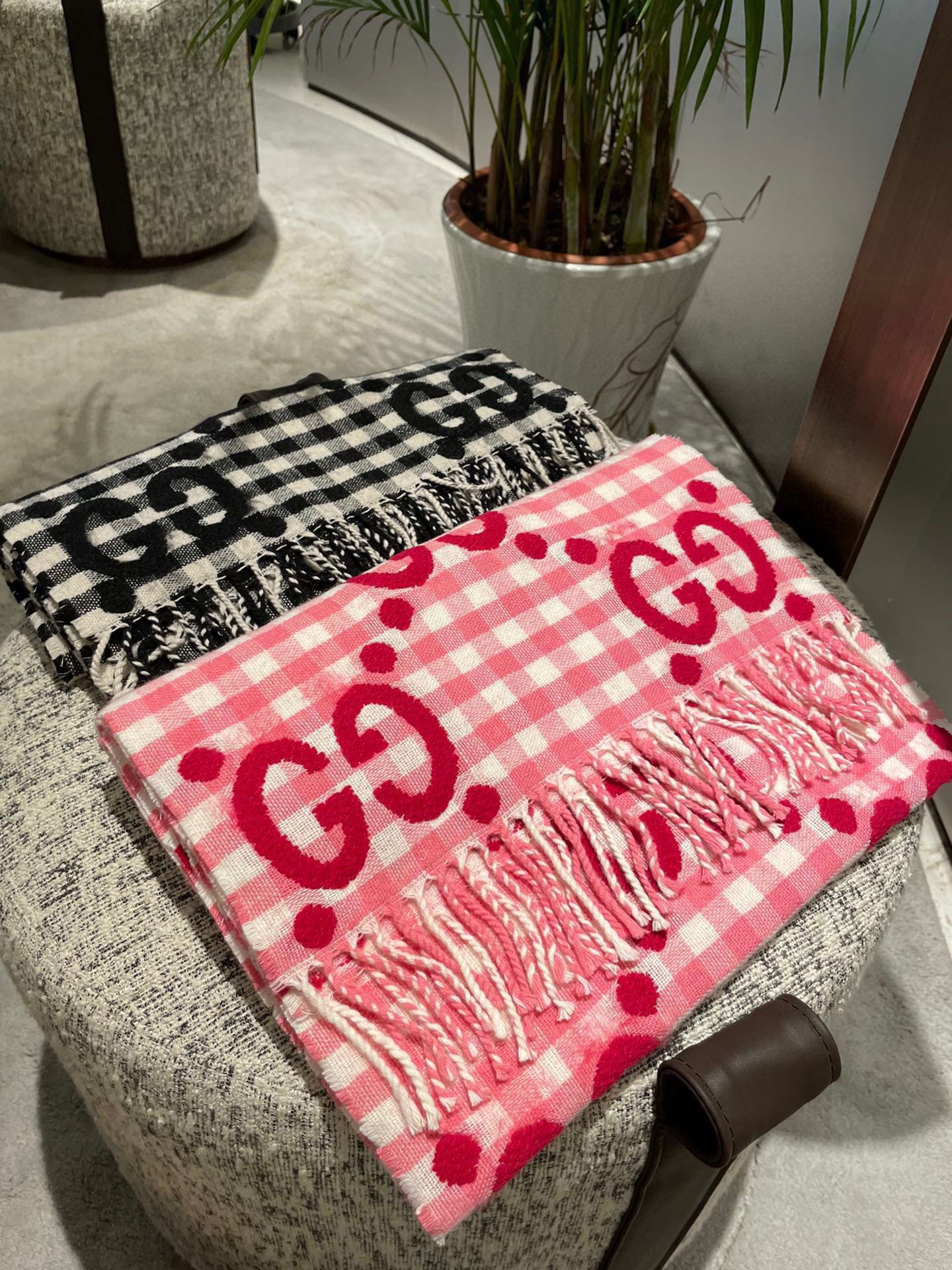 [TOP] GUCCI Scarf 35×240 cm - 2 Color