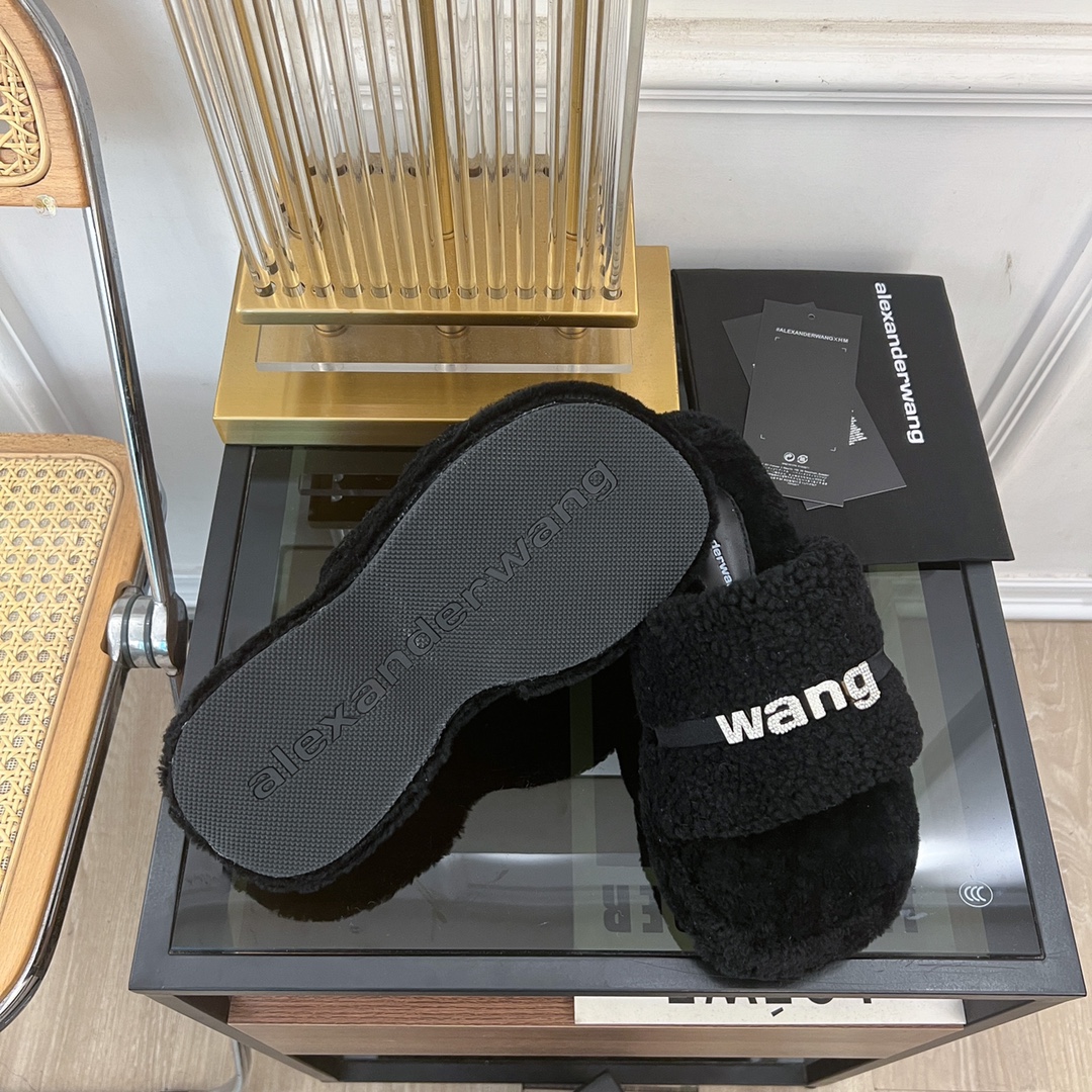 [TOP] Alexander McQueen Rhinestone Platform Thick-soled Furry Slippers - Black/White