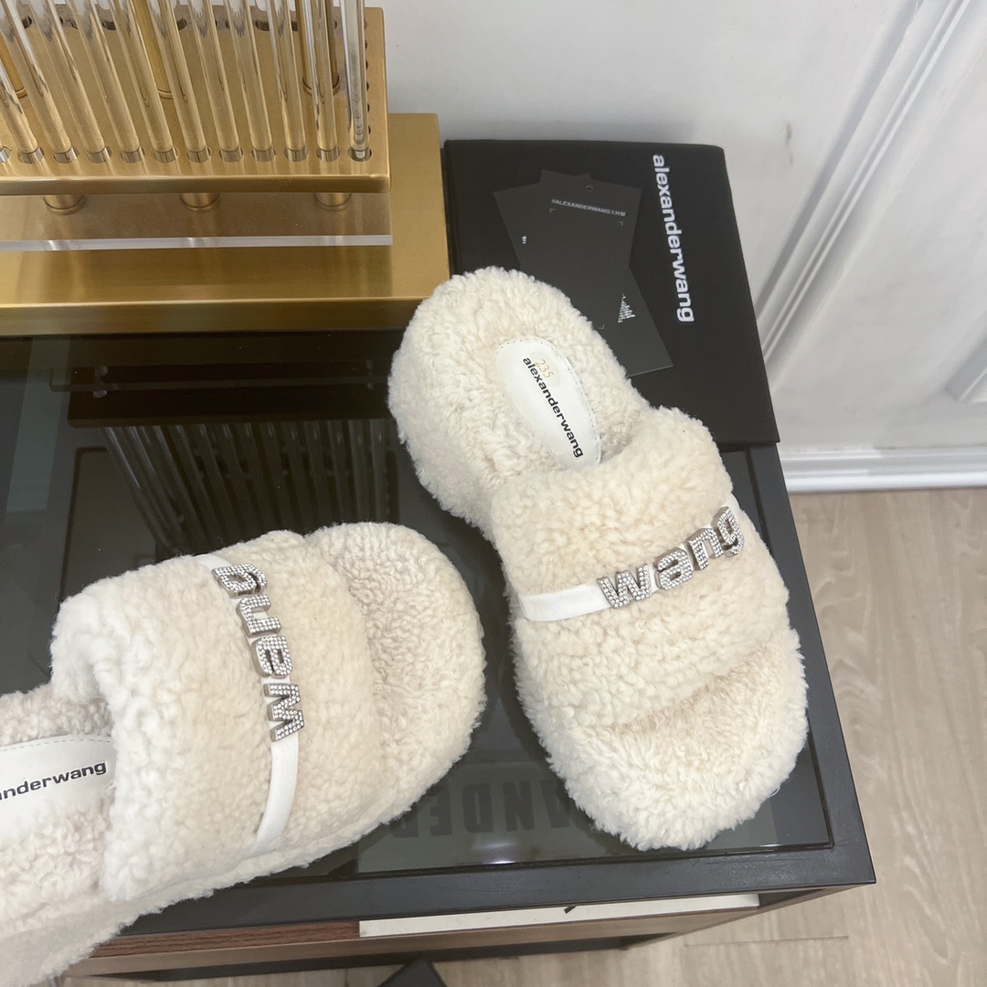 [TOP] Alexander McQueen Rhinestone Platform Thick-soled Furry Slippers - Black/White