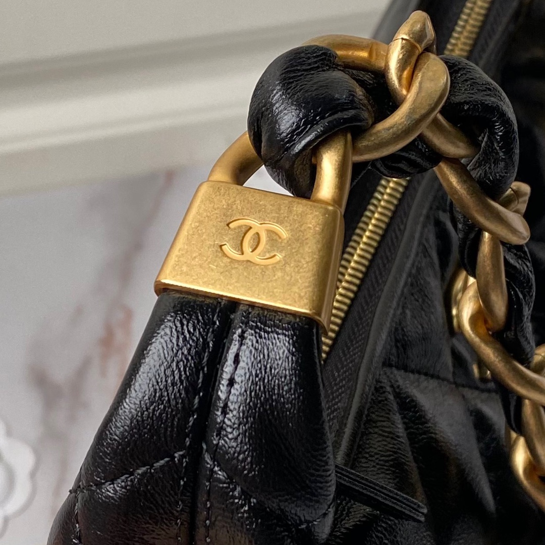 [TOP] CHANEL Waxed Lambskin Hobo Bag 22.5×19.5×8.5cm/38×20×10.5cm - Black