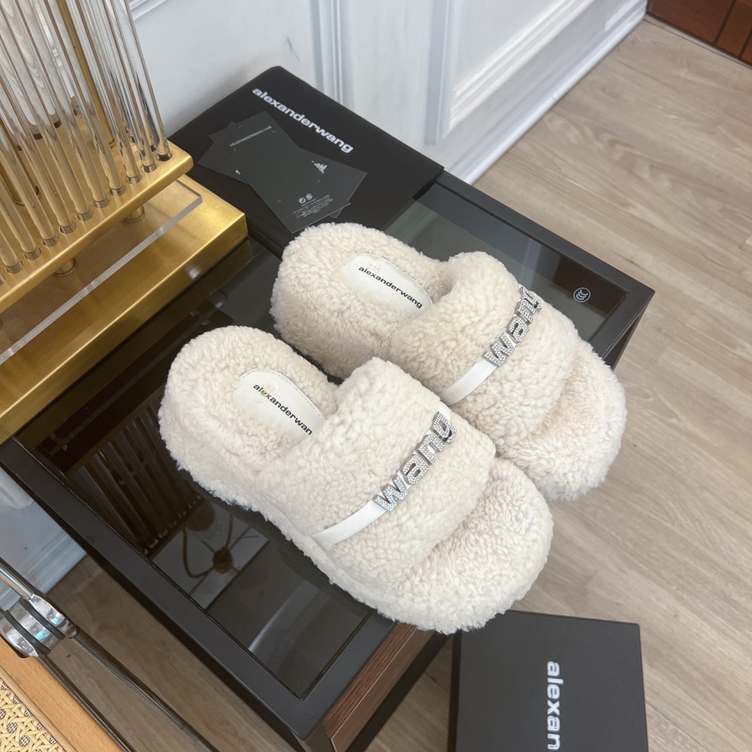 [TOP] Alexander McQueen Rhinestone Platform Thick-soled Furry Slippers - Black/White