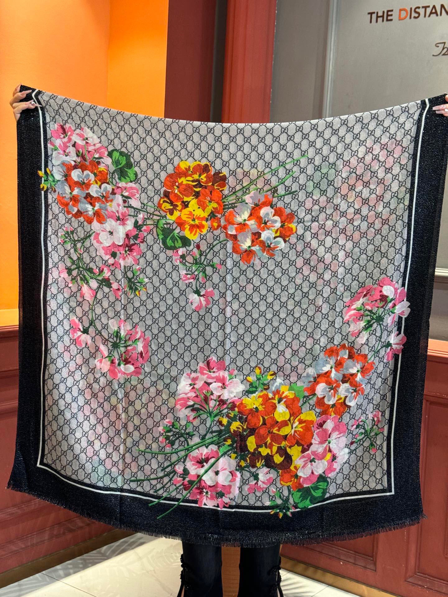 [TOP] GUCCI Flowers Scarf 110×200 cm - 2 Color