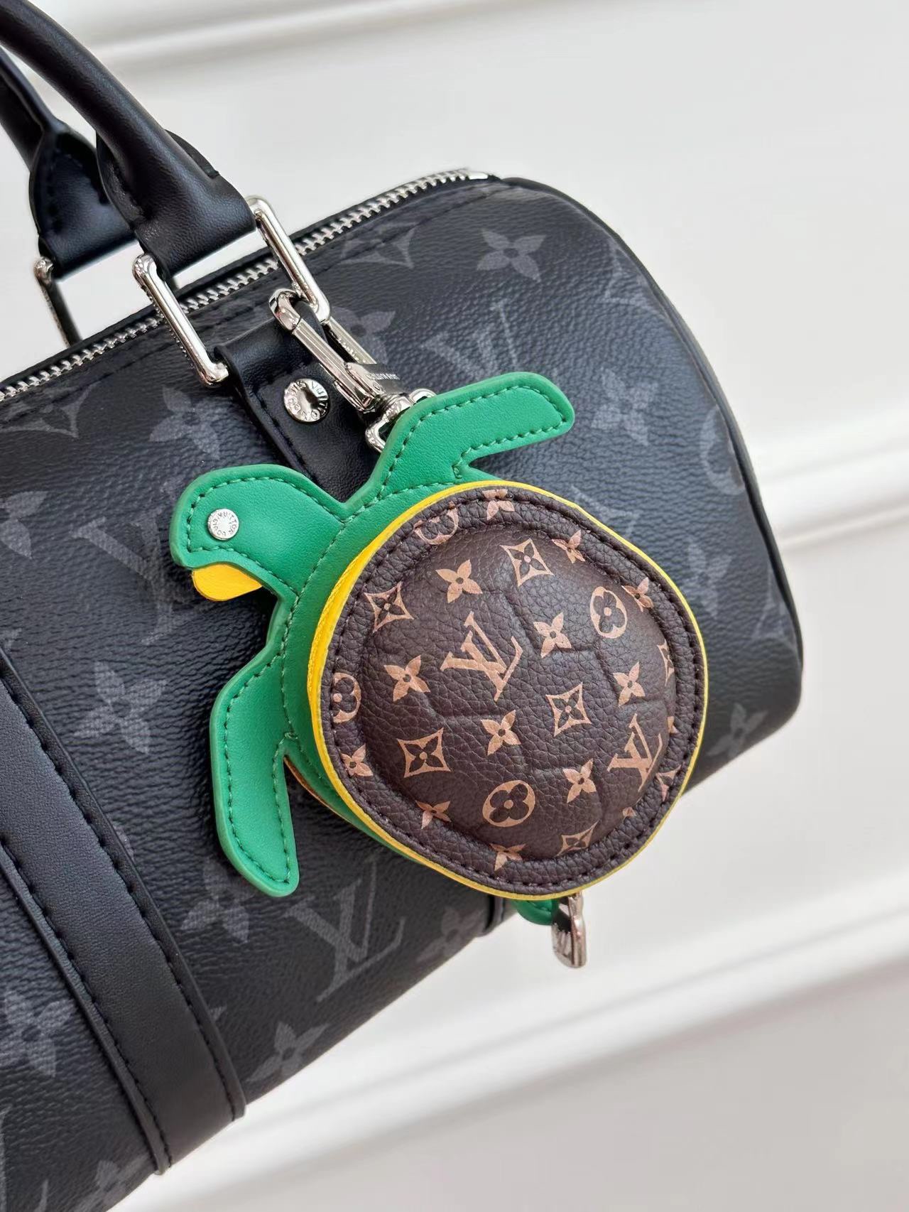 [TOP] Louis Vuitton LV Turtle Key Chain-3 Colors