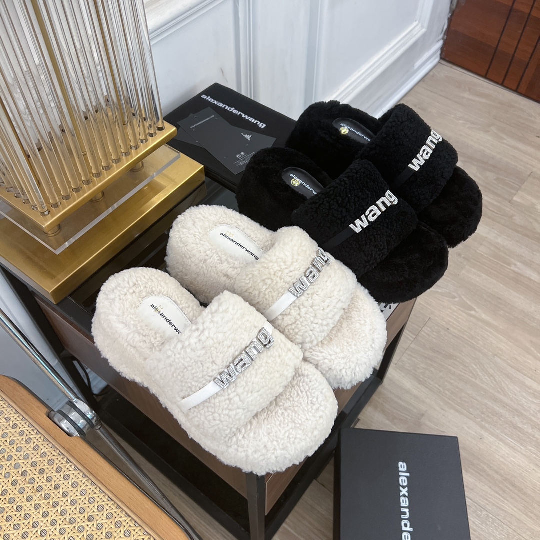 [TOP] Alexander McQueen Rhinestone Platform Thick-soled Furry Slippers - Black/White