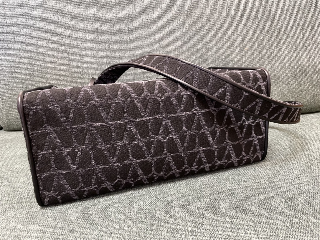 [TOP] VALENTINO Toile Lconographe Bags Sheepskin Tote Bag 40x25x17cm - 2 Colour