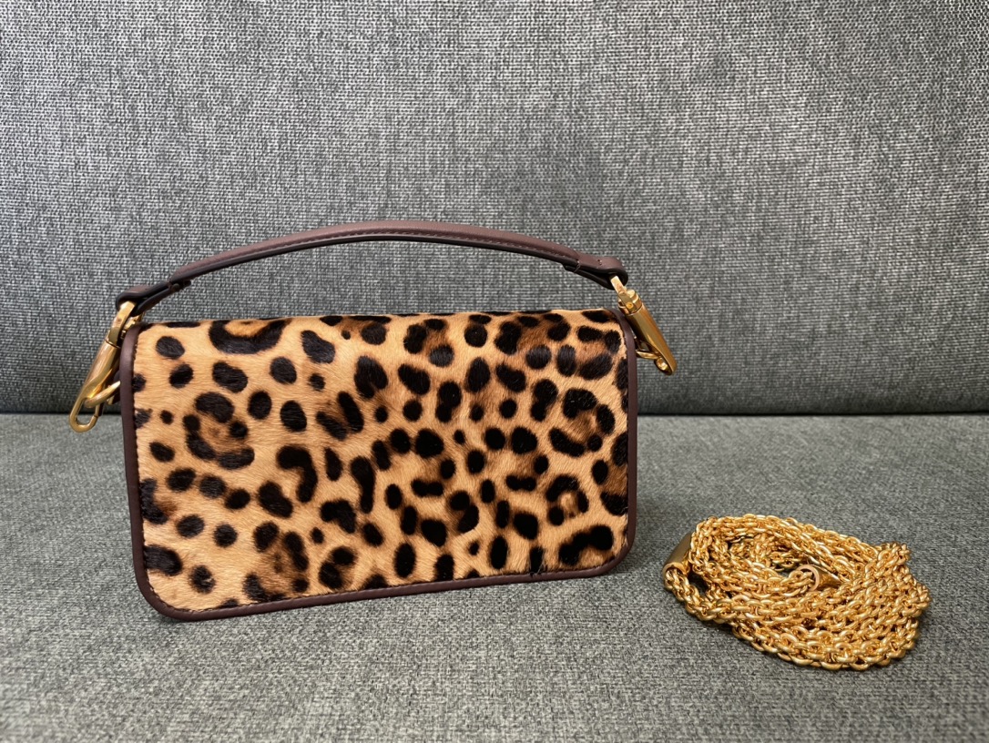 [TOP] VALENTINO Garavani Loco Bag Cowhide Underarm Bag 20x 11x5cm/27x13x6cm - Leopard Print