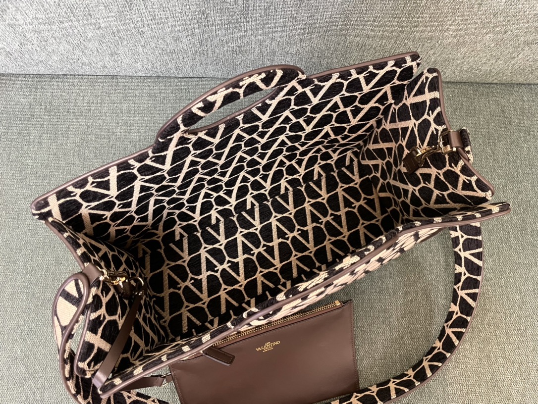 [TOP] VALENTINO Toile Lconographe Bags Sheepskin Tote Bag 40x25x17cm - 2 Colour