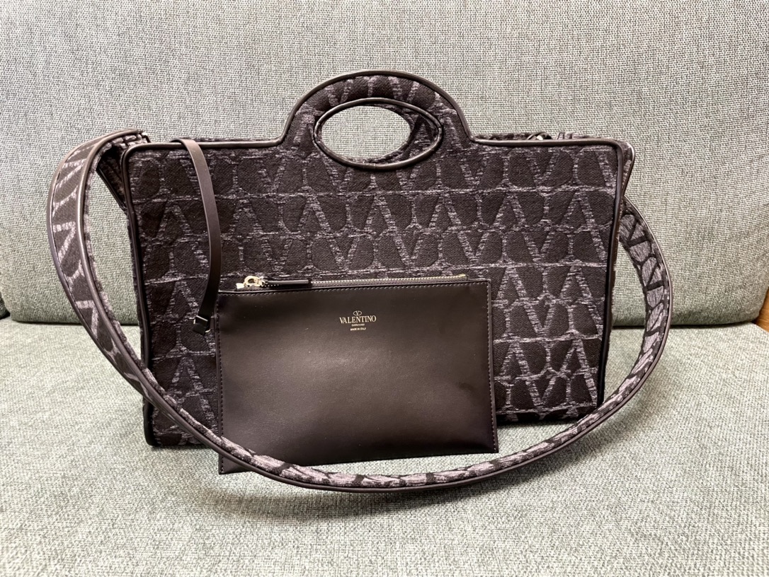 [TOP] VALENTINO Toile Lconographe Bags Sheepskin Tote Bag 40x25x17cm - 2 Colour