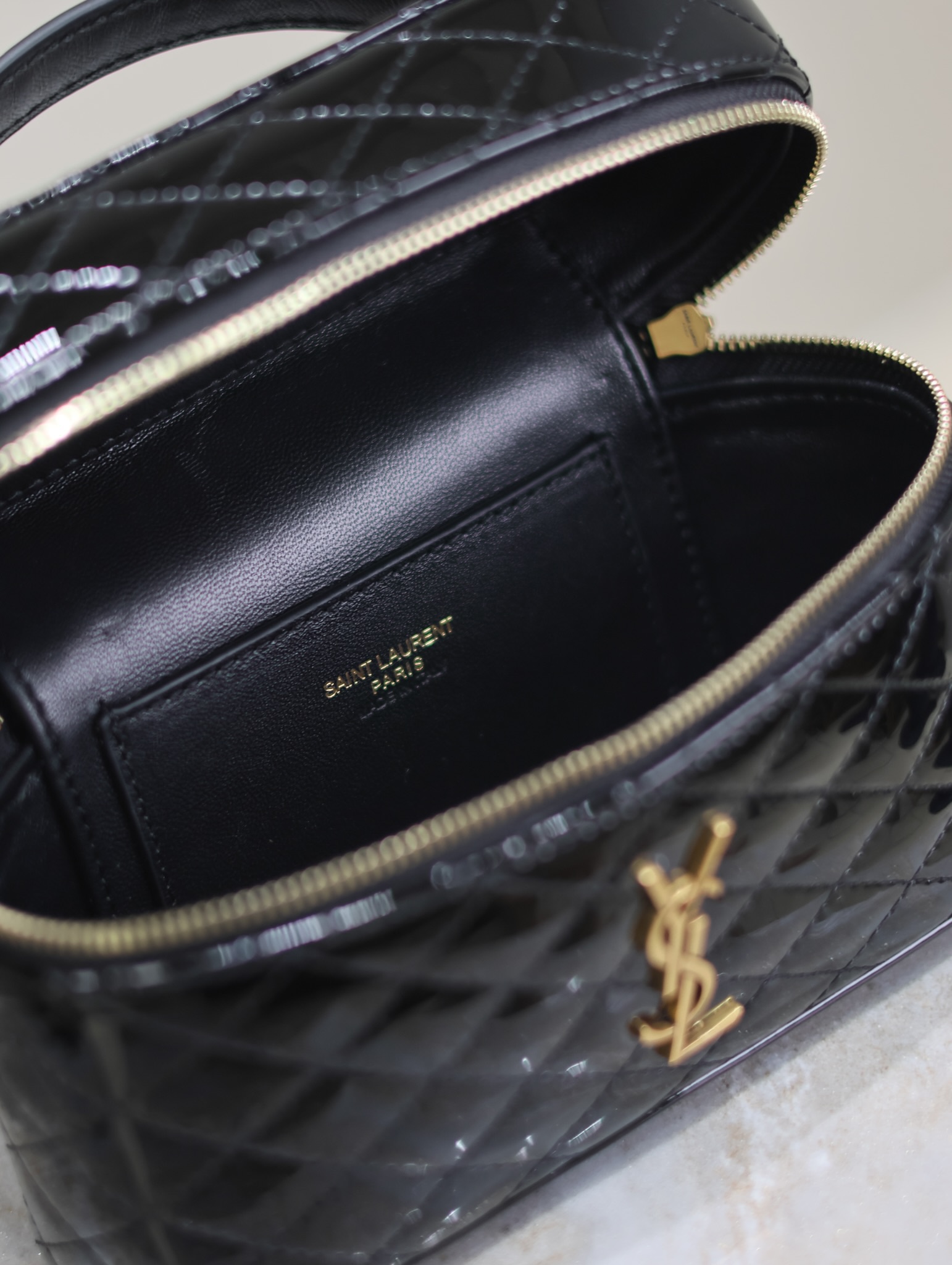 [TOP] Yves Saint Laurent YSL Gaby Vanity Shoulder Bag 18x11x6.5cm - Black