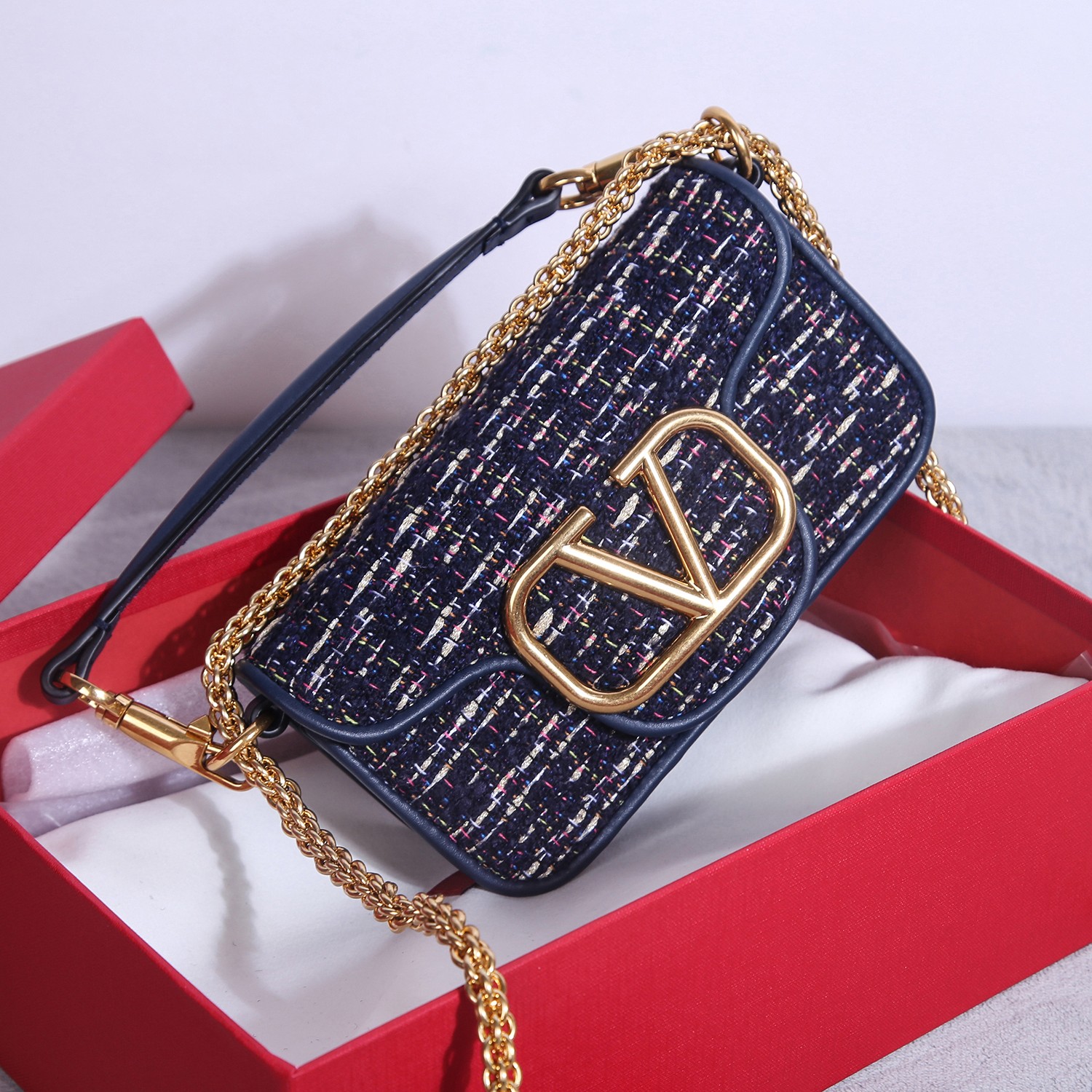 [TOP] VALENTINO Garavani Loco Bag  20x 11x5cm - 2 Colors