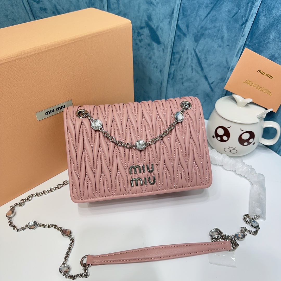 [TOP] Miu Miu Lambskin Shoulder Bag with Diamonds 19x13x5cm - 5 Color