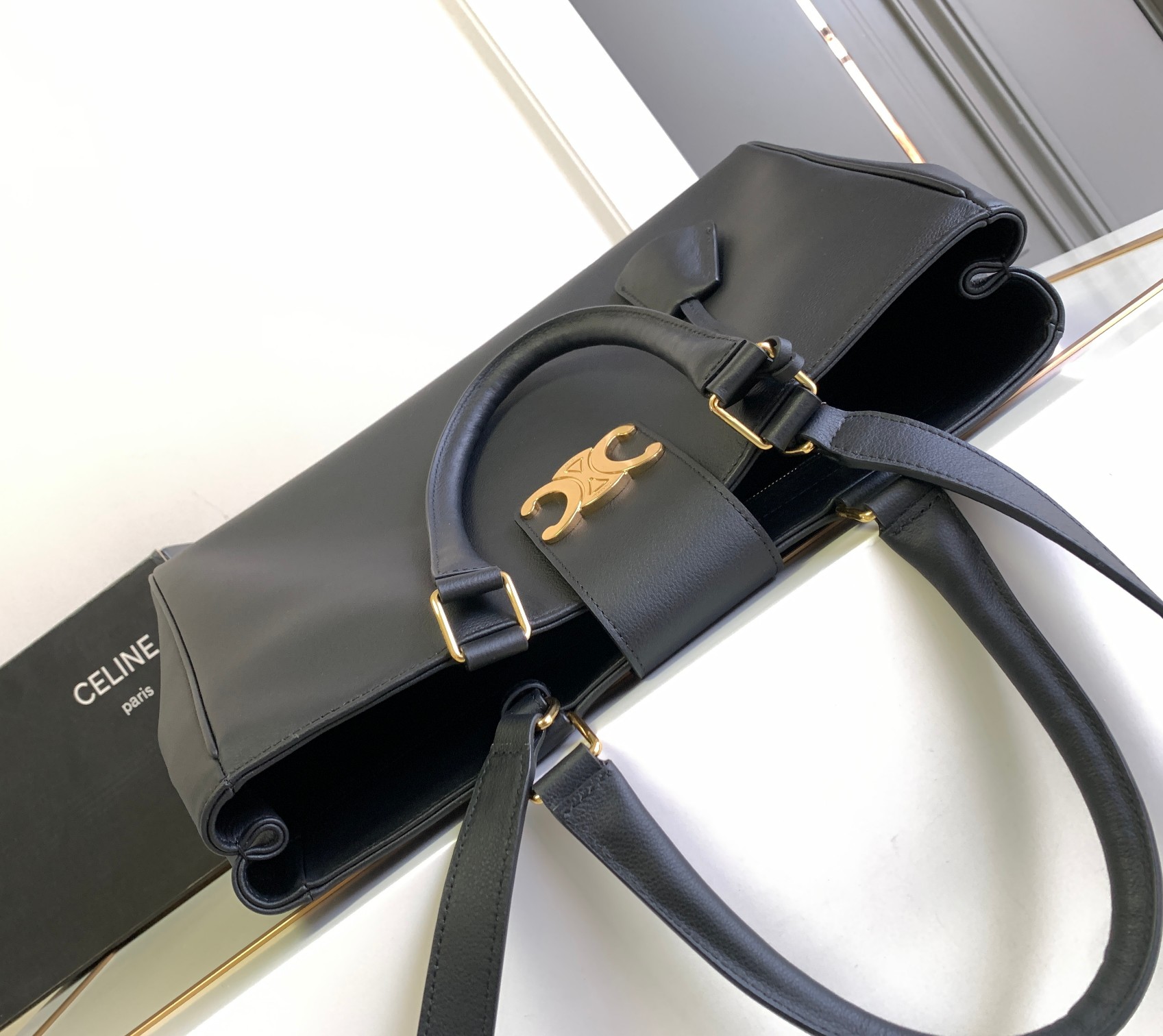 [TOP] CELINE Appoline Cow Leather Handbag 37.5X22X16cm - 2 Colour