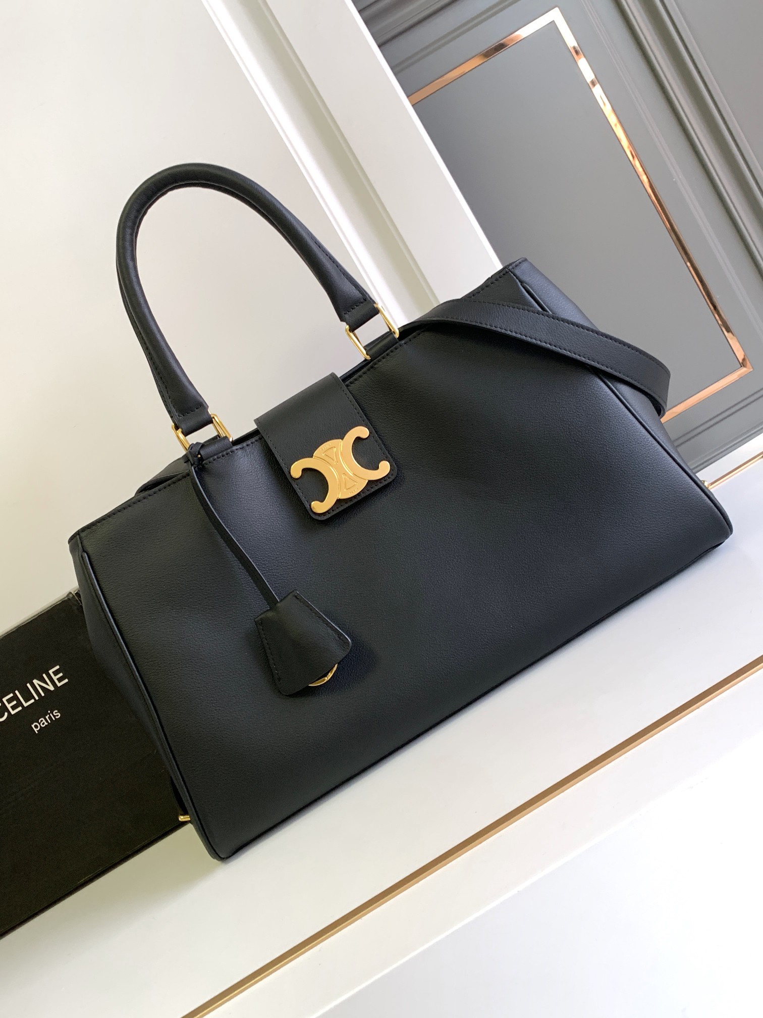 [TOP] CELINE Appoline Cow Leather Handbag 37.5X22X16cm - 2 Colour