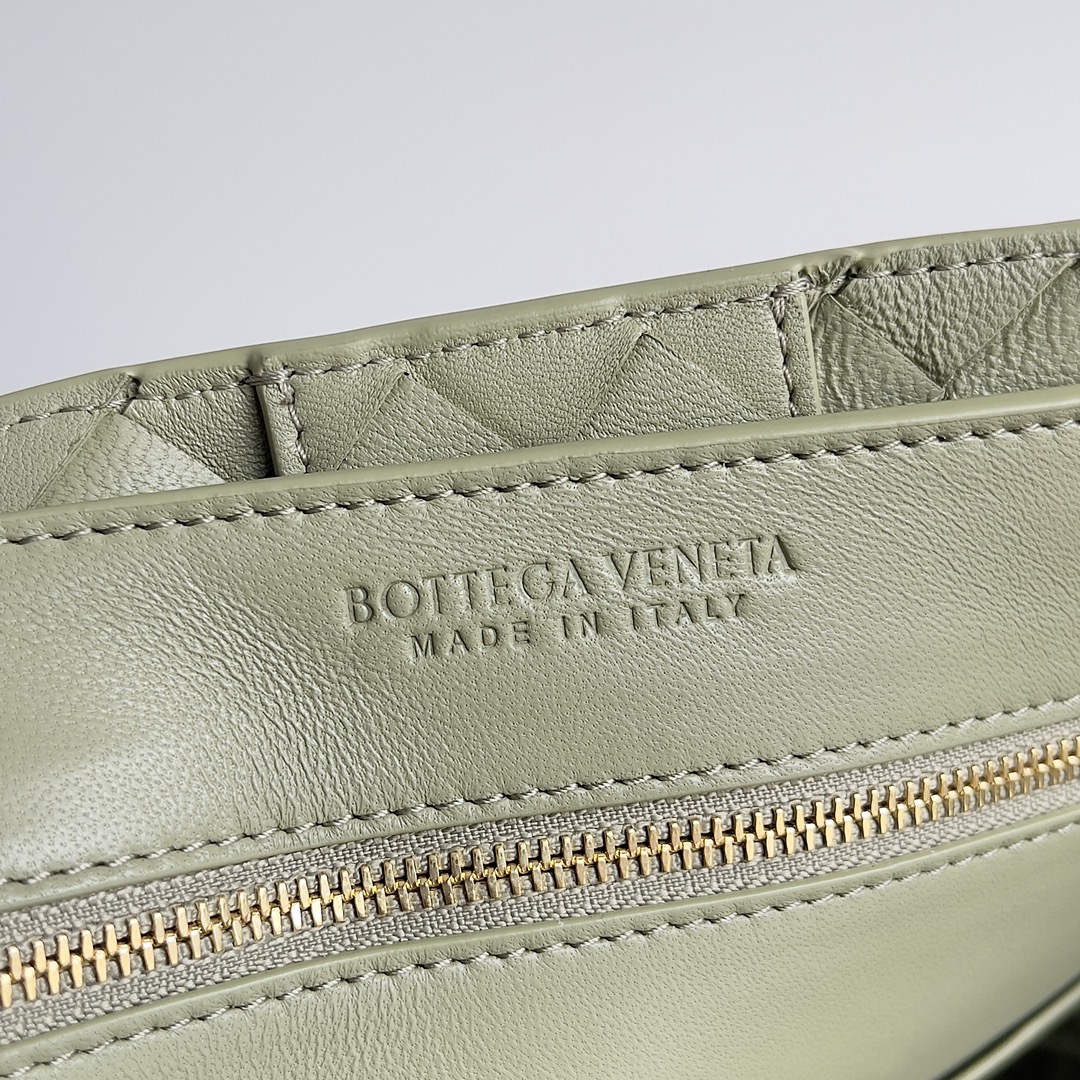 [TOP] Bottega Veneta BV Andiamo Bags Woven Handbags Lambskin 32x24x12 cm - Green