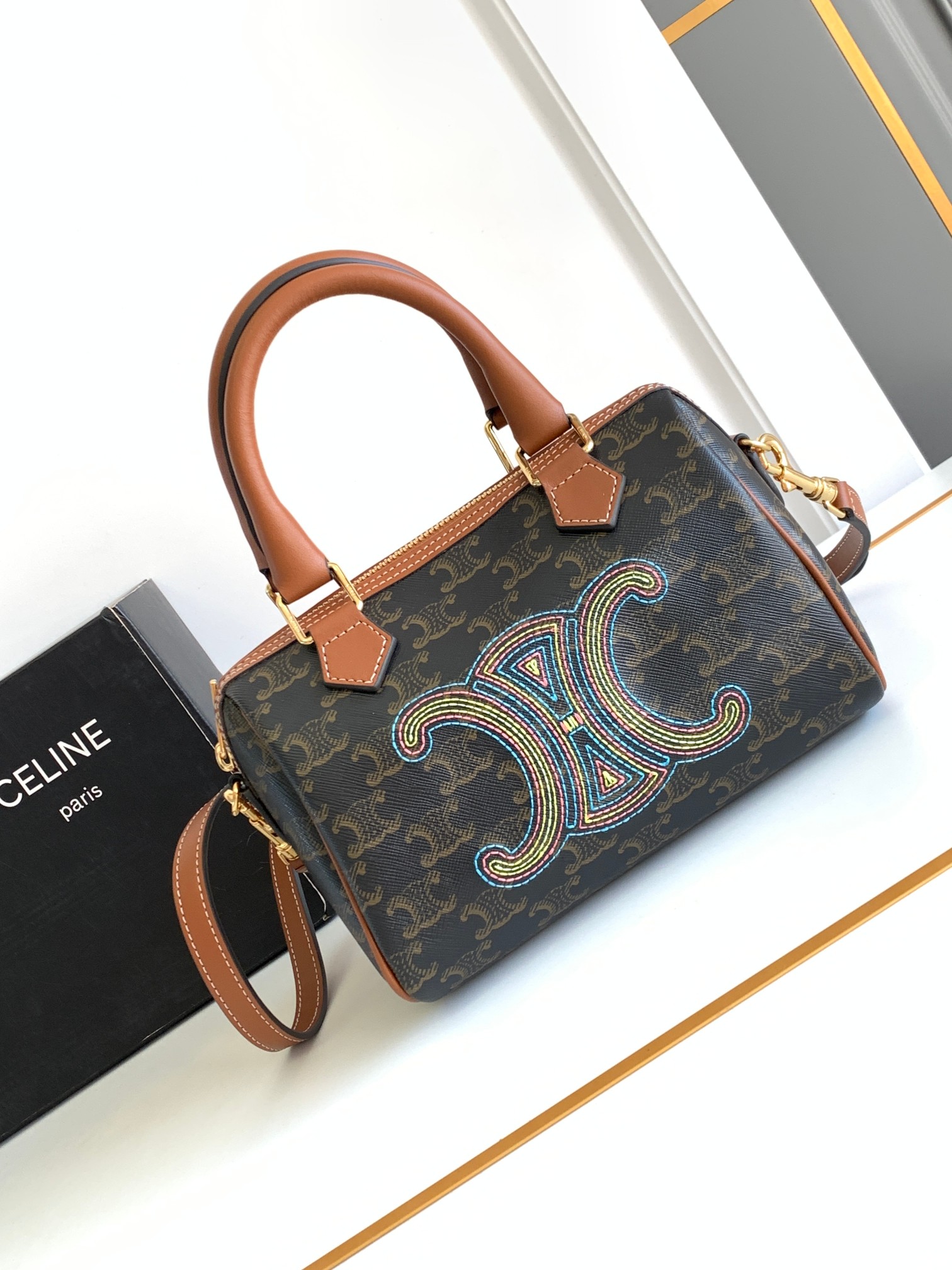 [TOP] CELINE Colorful Embroidered Cow Leather Boston Bag 19.5X14X7CM - Black&Brown