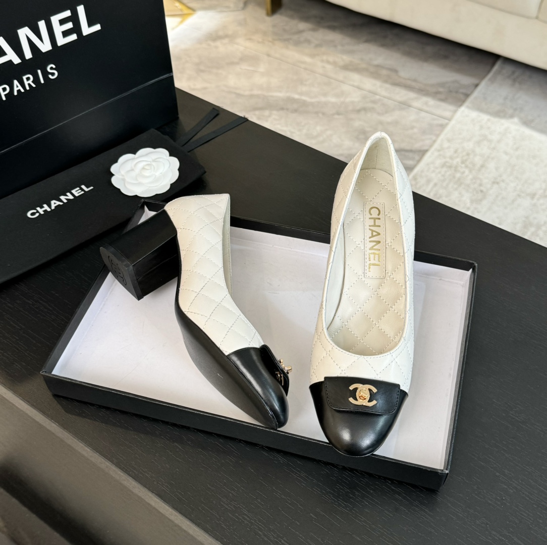 [TOP] CHANEL CC Buckle Diamond Pattern Pumps - 4 Color