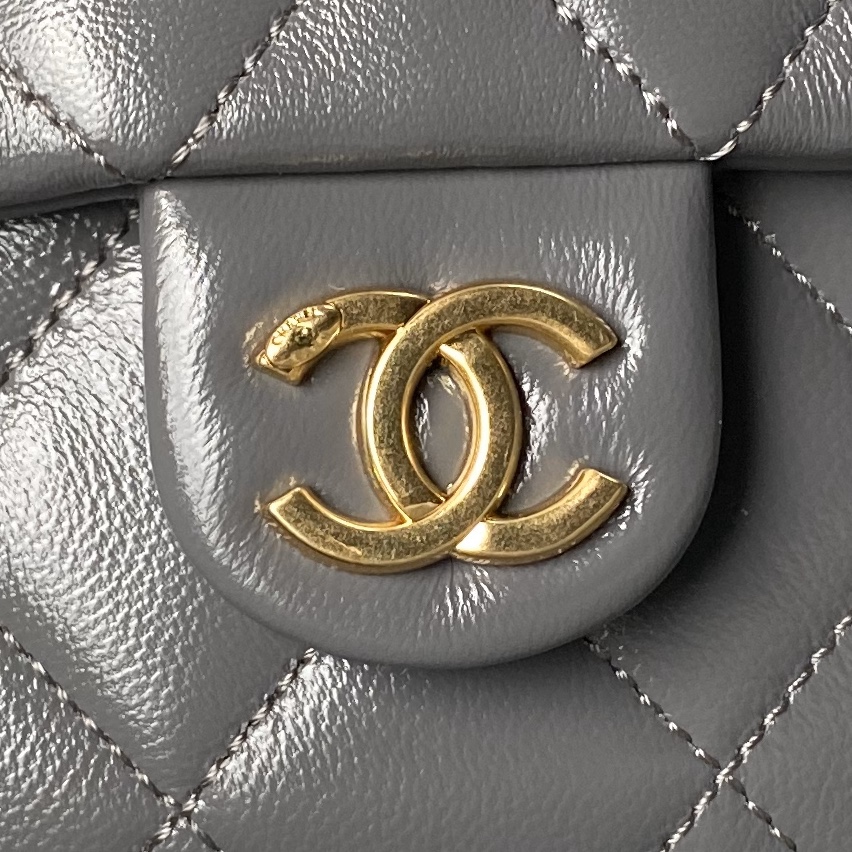 [TOP] CHANEL 24A Messenger Bag 14.5×24×6.5cm - 3 Colos