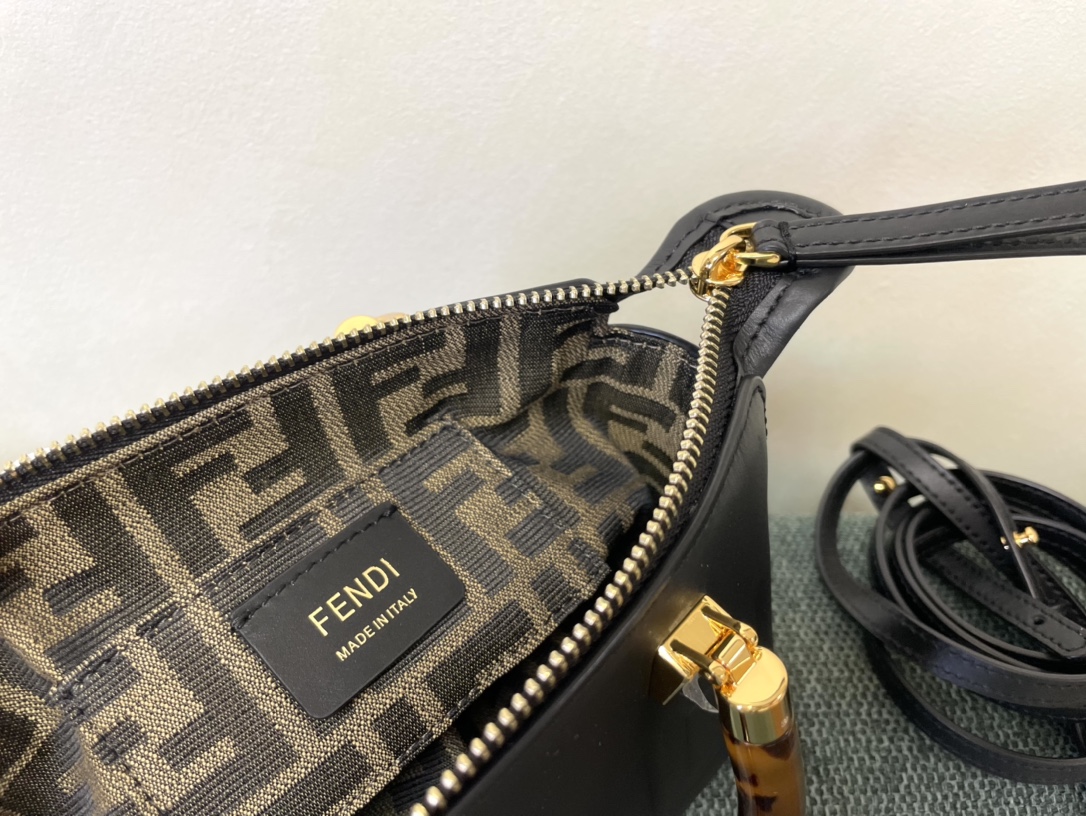 [TOP] FENDI Mini ByThe Way Boston Bags 17x18x8cm