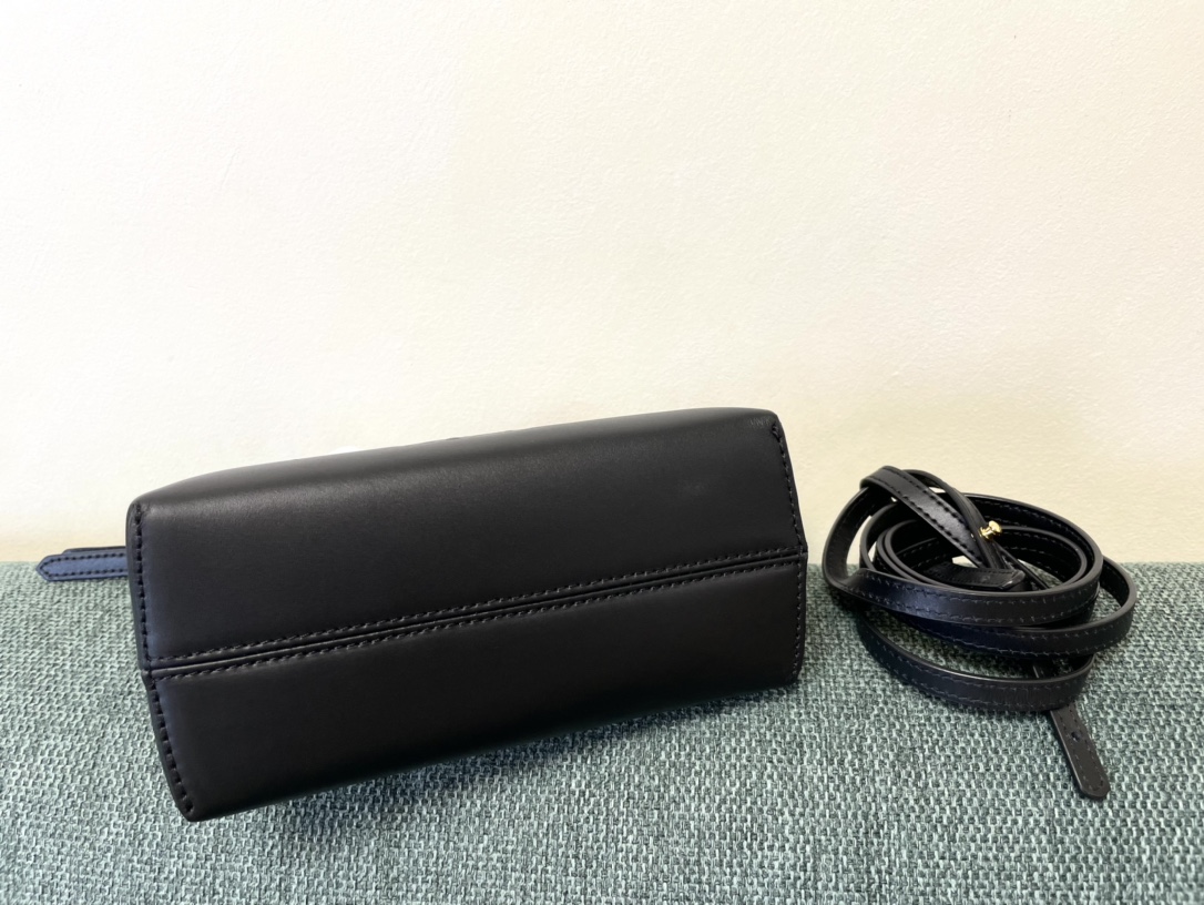 [TOP] FENDI Mini ByThe Way Boston Bags 17x18x8cm