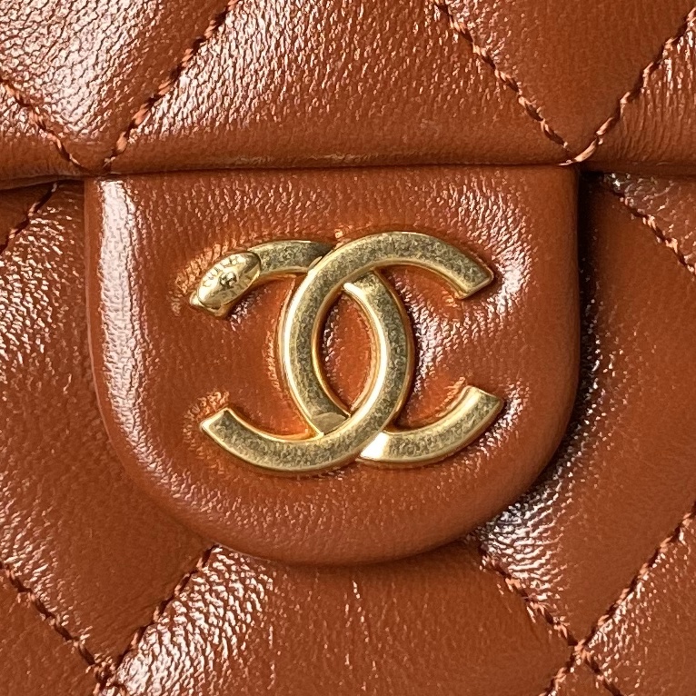 [TOP] CHANEL 24A Messenger Bag 14.5×24×6.5cm - 3 Colos