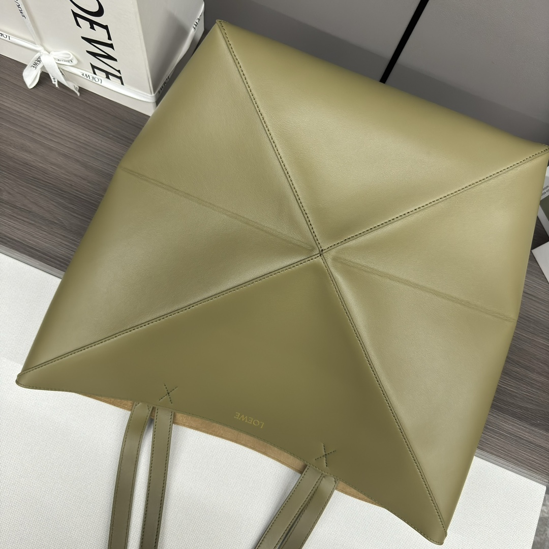 [TOP] LOEWE Puzzle Fold Bag Glossy Cow Leather Bag 42*18*41CＭ - Green