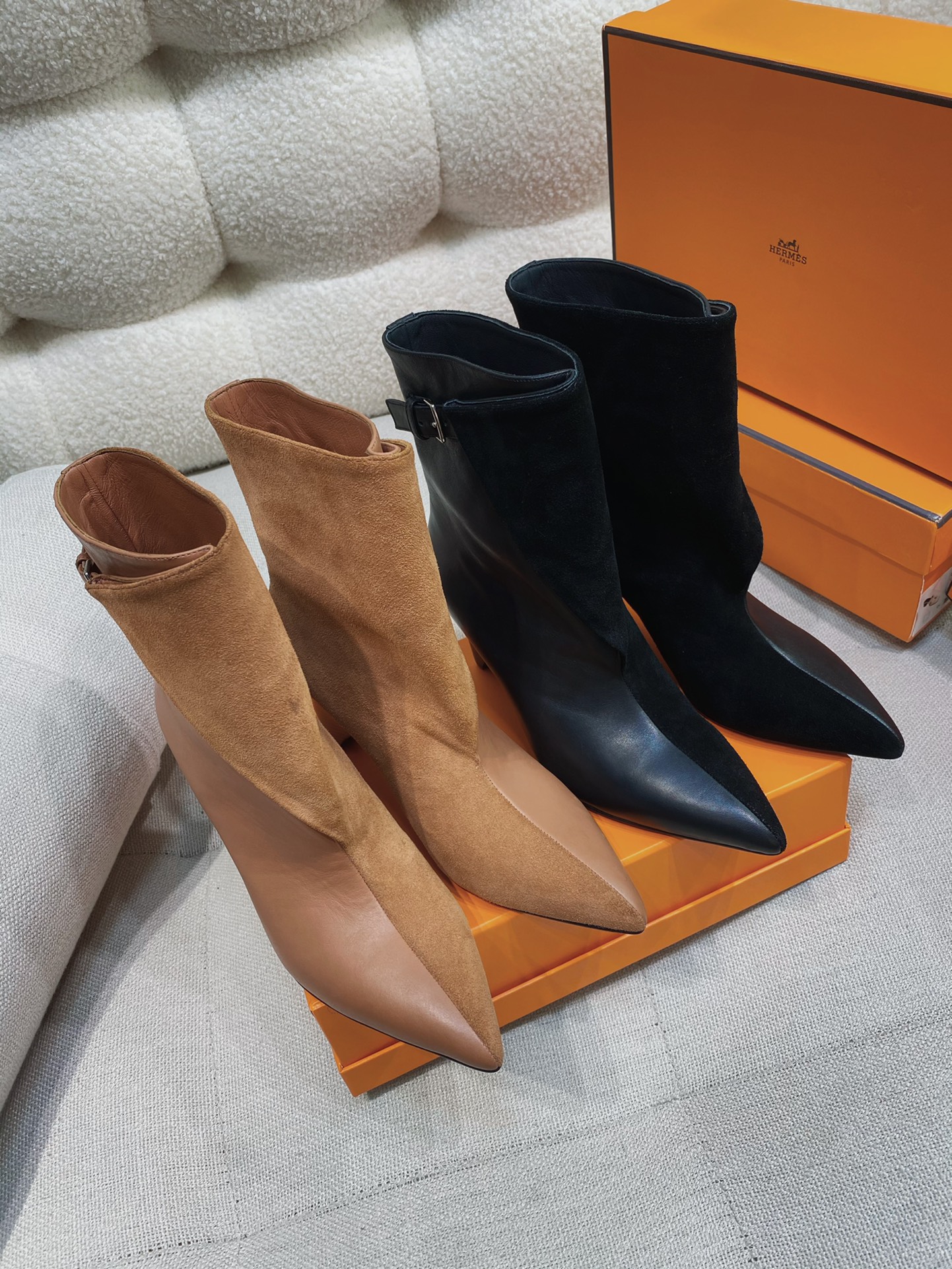 [TOP] HERMES 9cm High Heel Cowhide Boots - 2 Colors