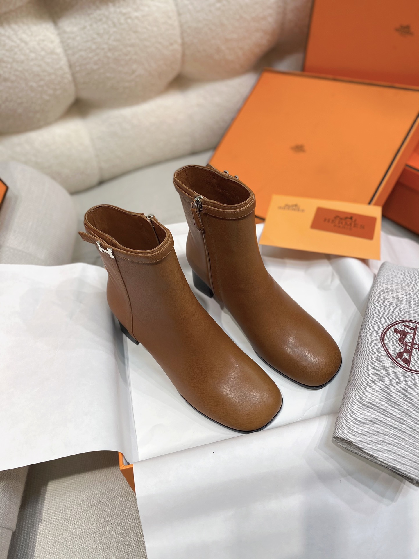 [TOP] HERMES Imperial 50 5cm Mid Heel Cowhide Boots - 2 Color