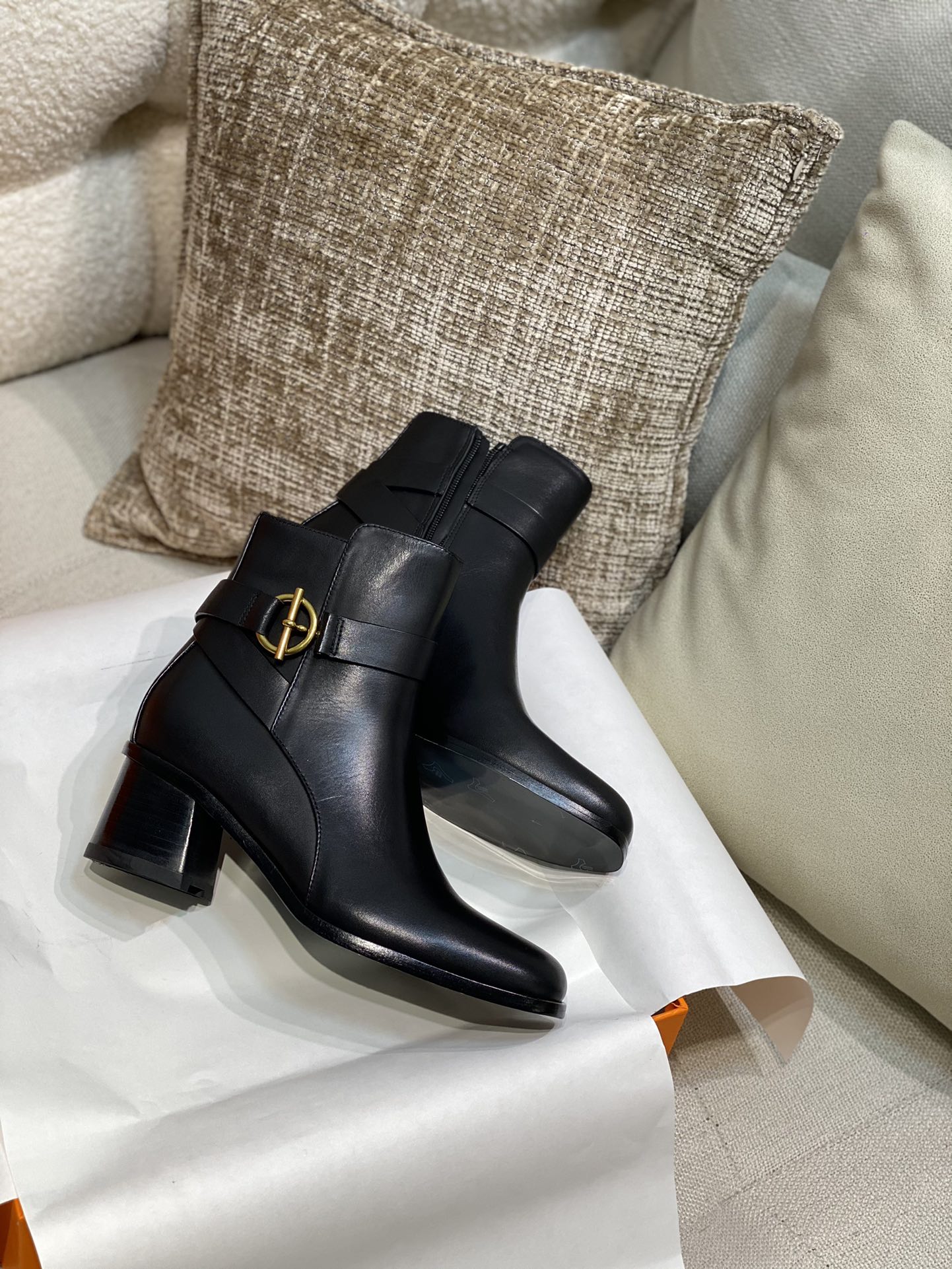 [TOP] HERMES 6cm High Heel Cowhide Boots - 2 Colors