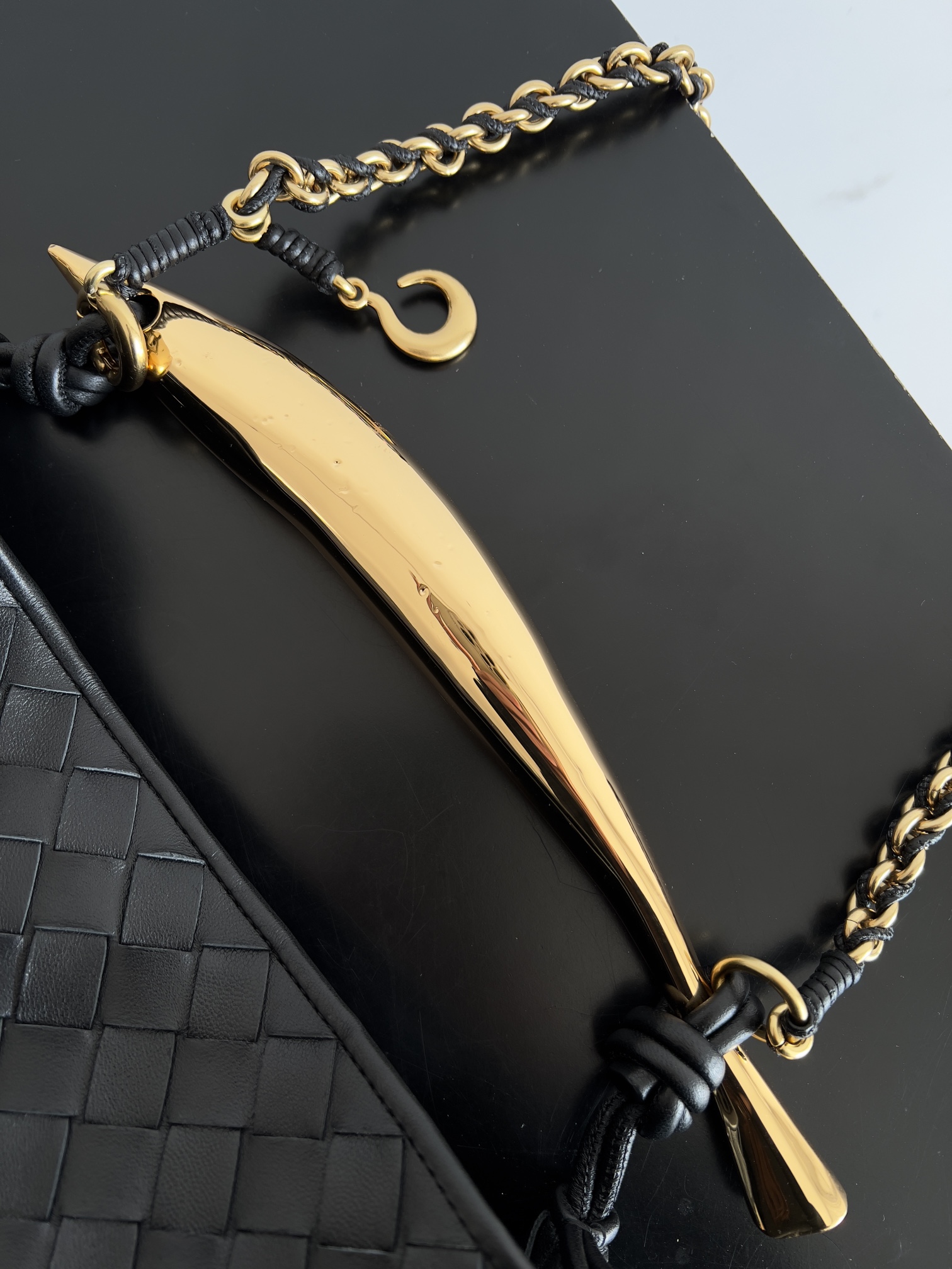 [TOP] Bottega Veneta BV Sardine Bag Intrecciato Weave with Chain 33x20x4 cm - Black